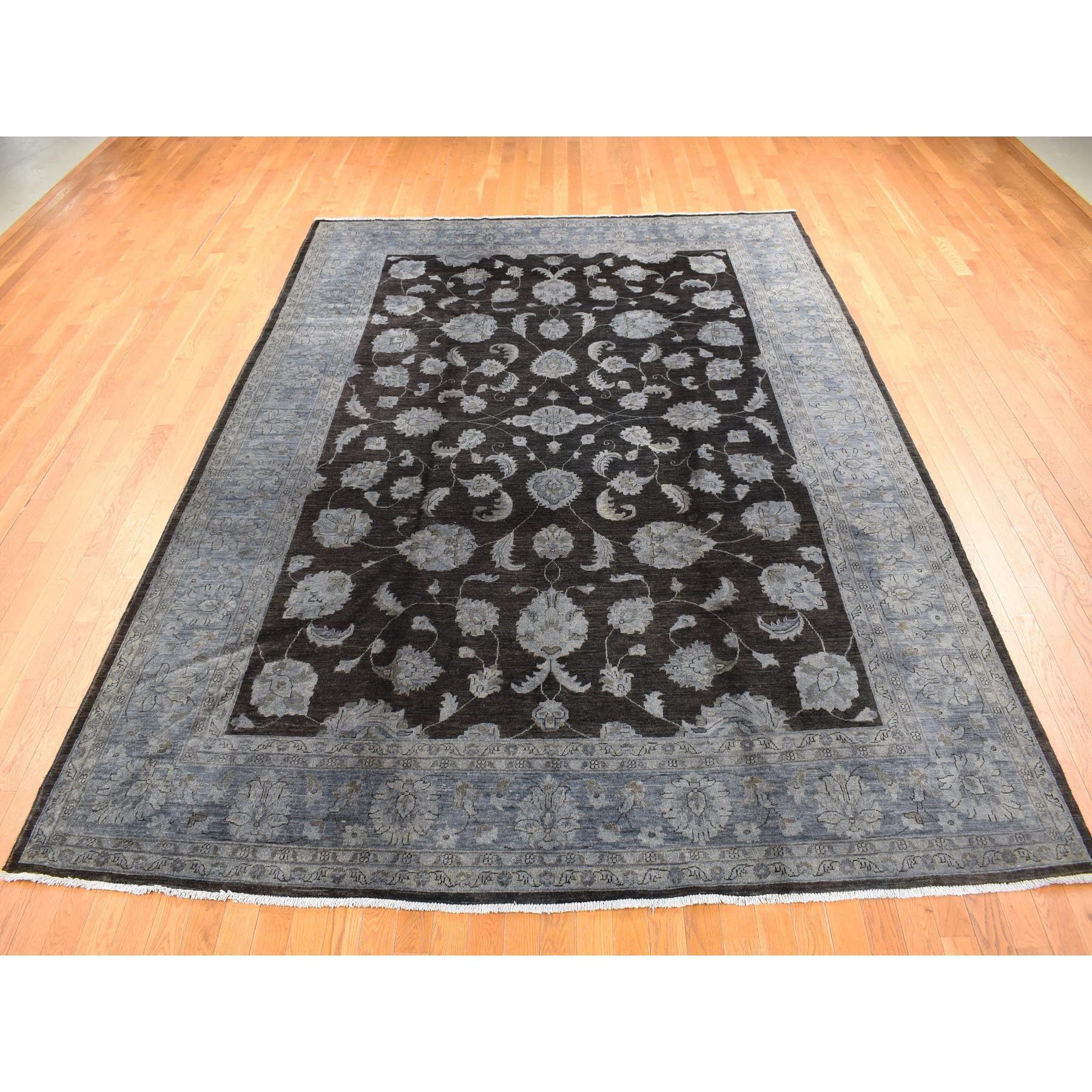 9'x12' Schwarzer überzogener afghanischer Peshawar-Teppich aus reiner Wolle, handgeknüpft (Mittelalterlich) im Angebot