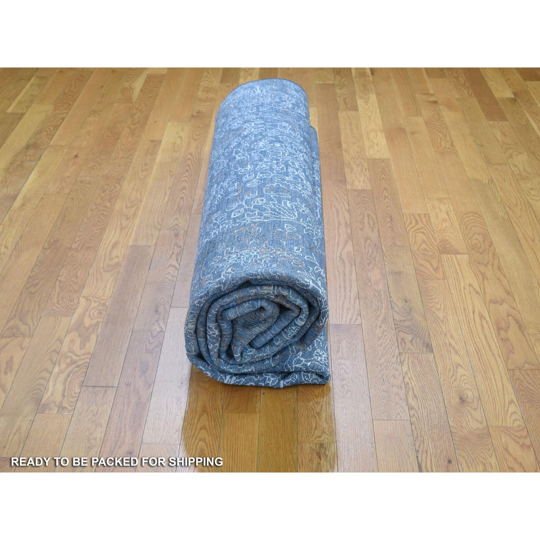 9'x12' Blauer handgeknüpfter orientalischer Teppich aus Wolle und Seide mit persischem Erased Persian Design im Angebot 3