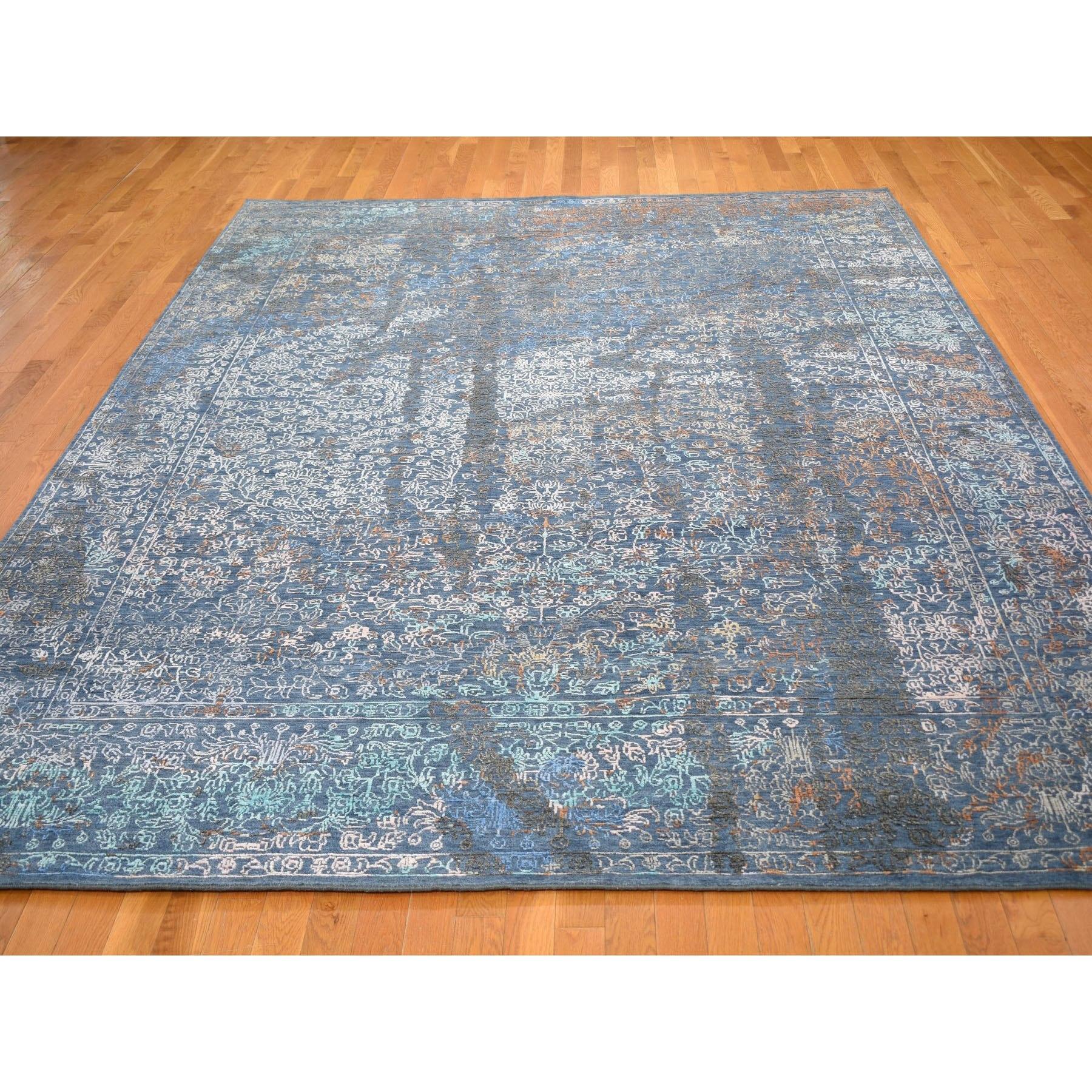 9'x12' Blauer handgeknüpfter orientalischer Teppich aus Wolle und Seide mit persischem Erased Persian Design (Moderne) im Angebot