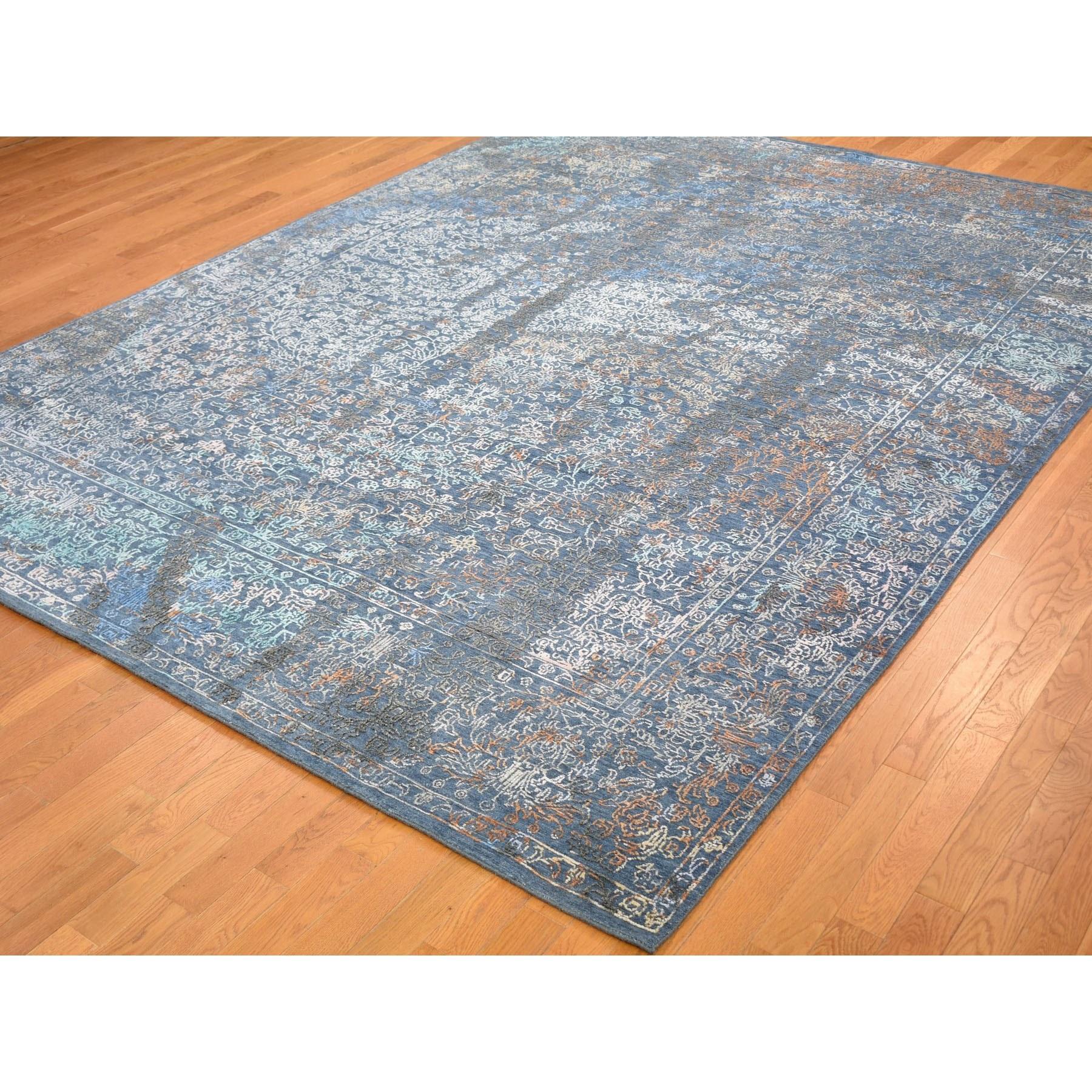 9'x12' Blauer handgeknüpfter orientalischer Teppich aus Wolle und Seide mit persischem Erased Persian Design (Indisch) im Angebot