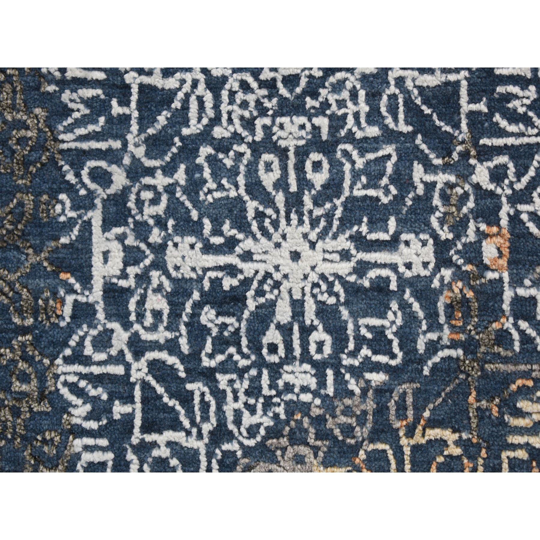 9'x12' Blauer handgeknüpfter orientalischer Teppich aus Wolle und Seide mit persischem Erased Persian Design im Angebot 2