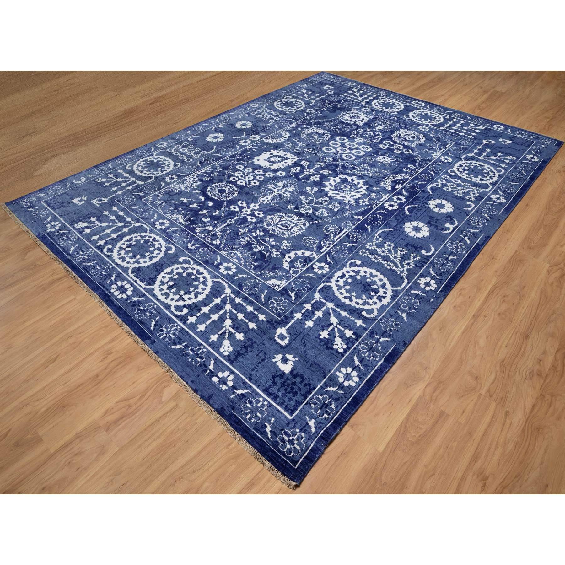 Alfombra de lana y seda anudada a mano azul de 9'x12' Tono sobre tono Tabriz con motivo de hojas Medieval en venta