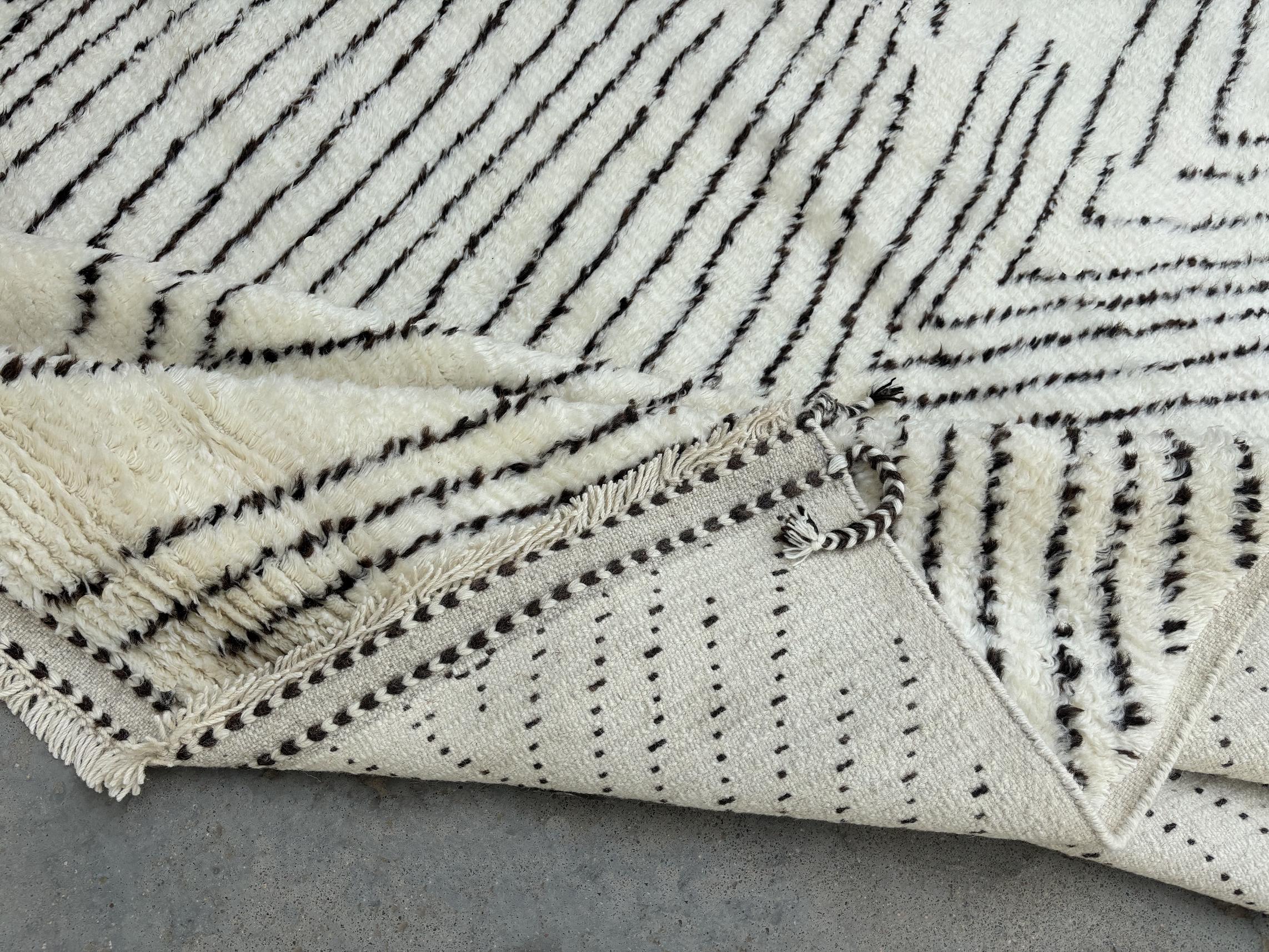 9x12 Ft Brand New Wool Handmade Rug. Design/One. D'OPTIONS DE CUSTOMIQUES Disponibles Neuf - En vente à Spring Valley, NY