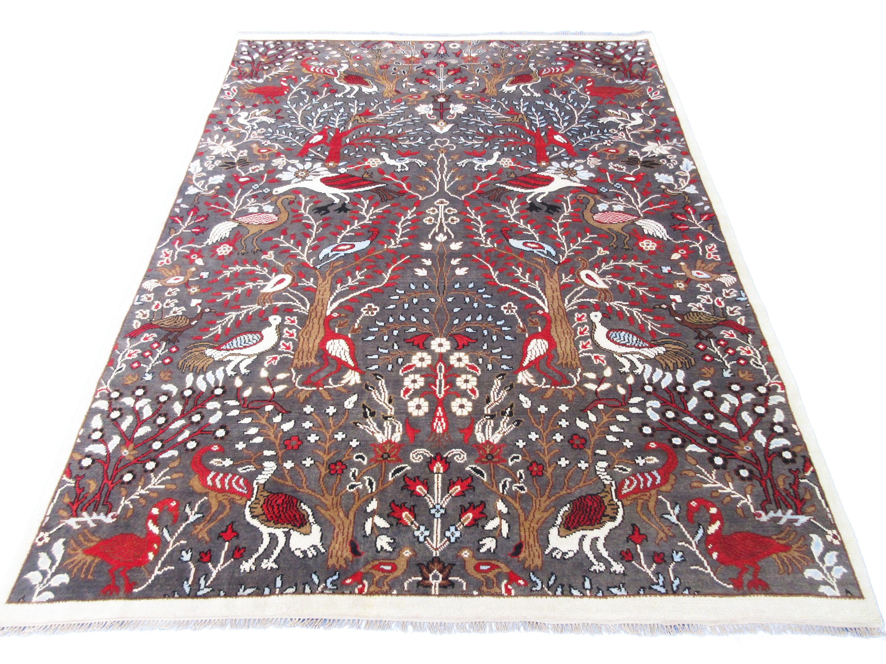 Moderno Tappeto marrone con design a forma di uccello in vendita