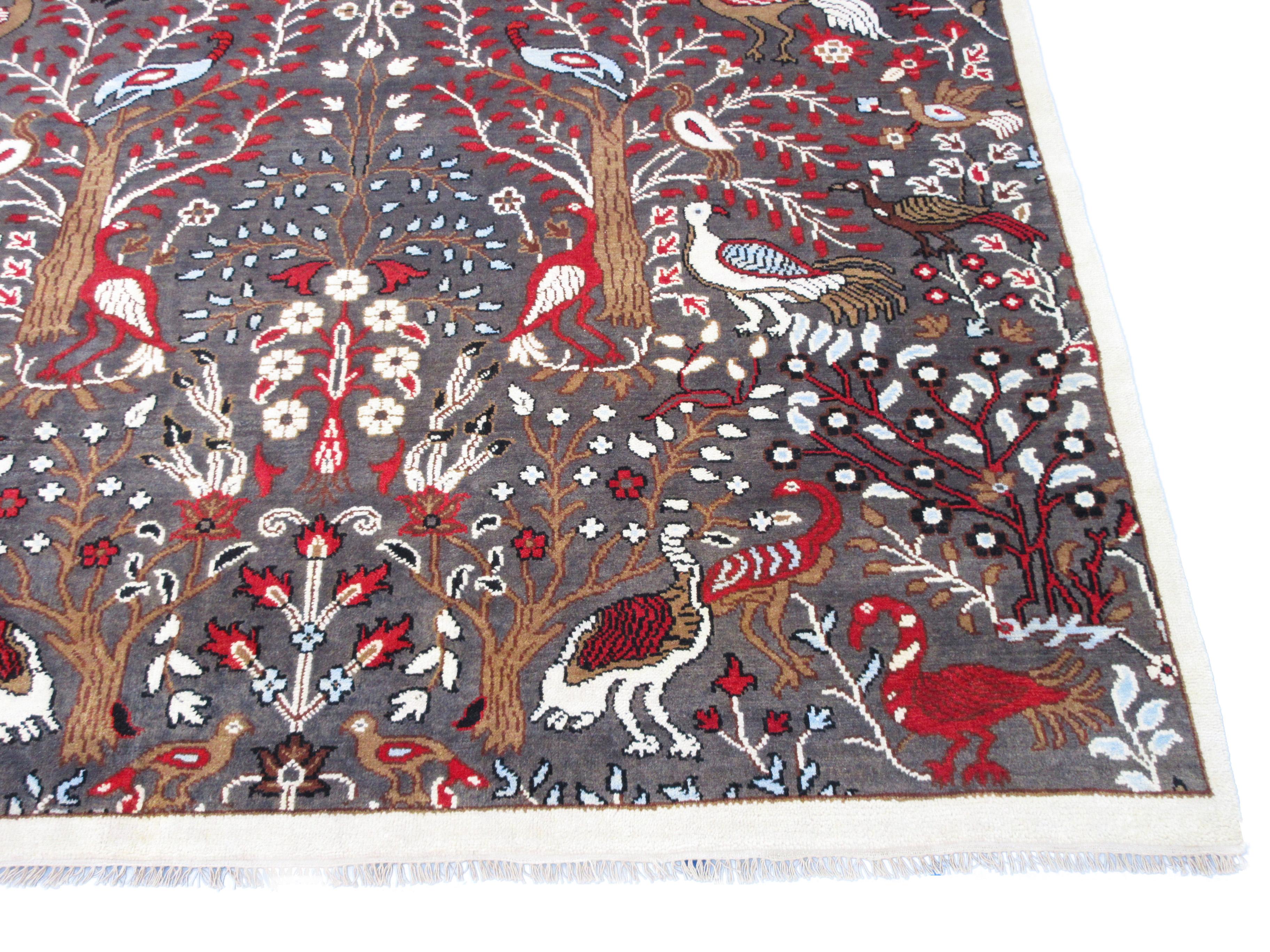 Brown Bird Design Rug In New Condition For Sale In Laguna Hills, CA