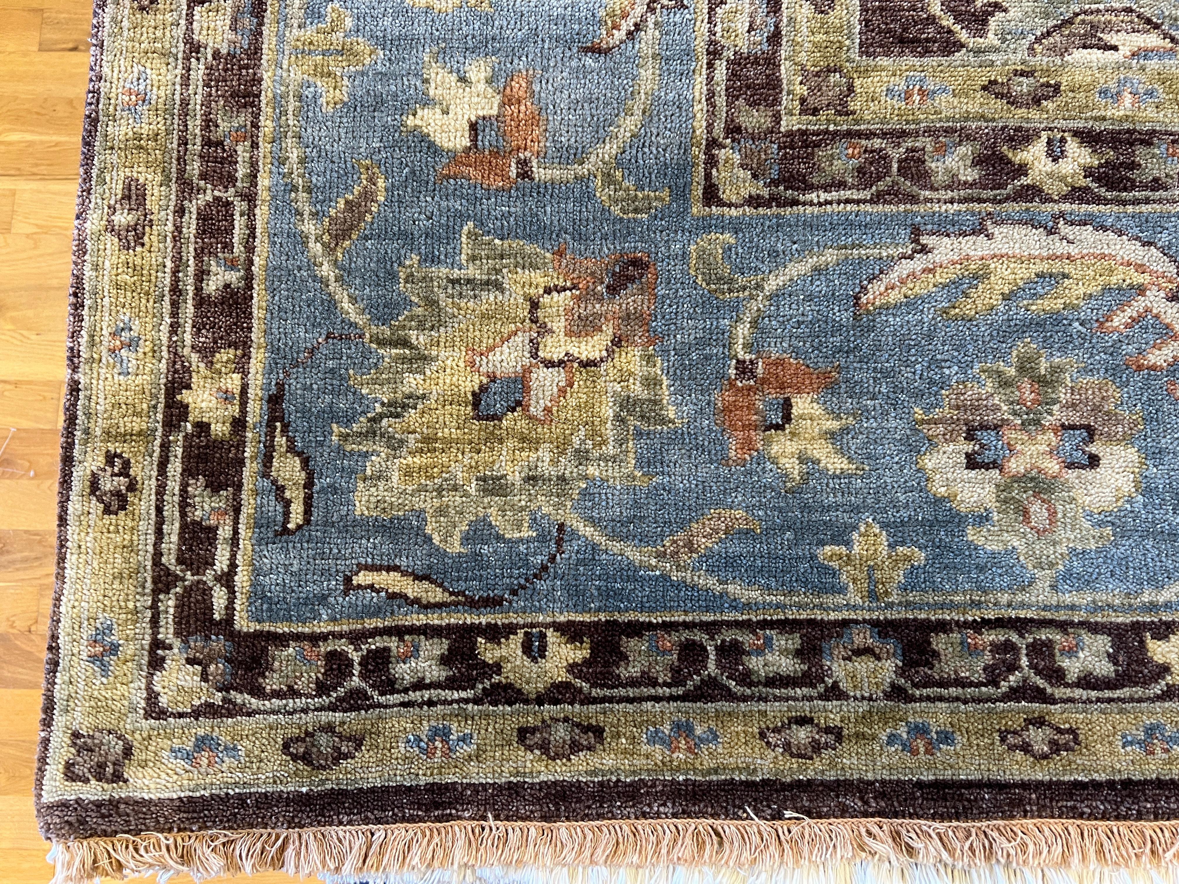 9'x12' Brauner und blauer Teppich im geblümten Design (Indisch) im Angebot
