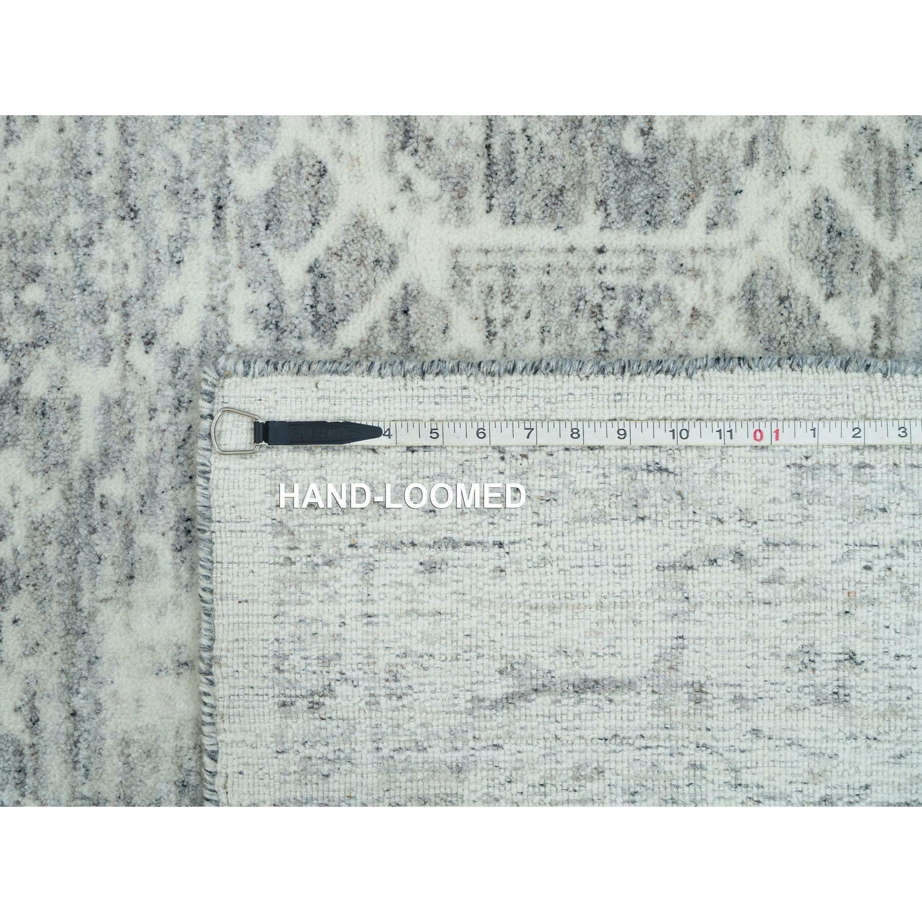 9'x12' Wolkengrauer Karajeh Design 100% Wolle Handgefalteter orientalischer Teppich im Angebot 5