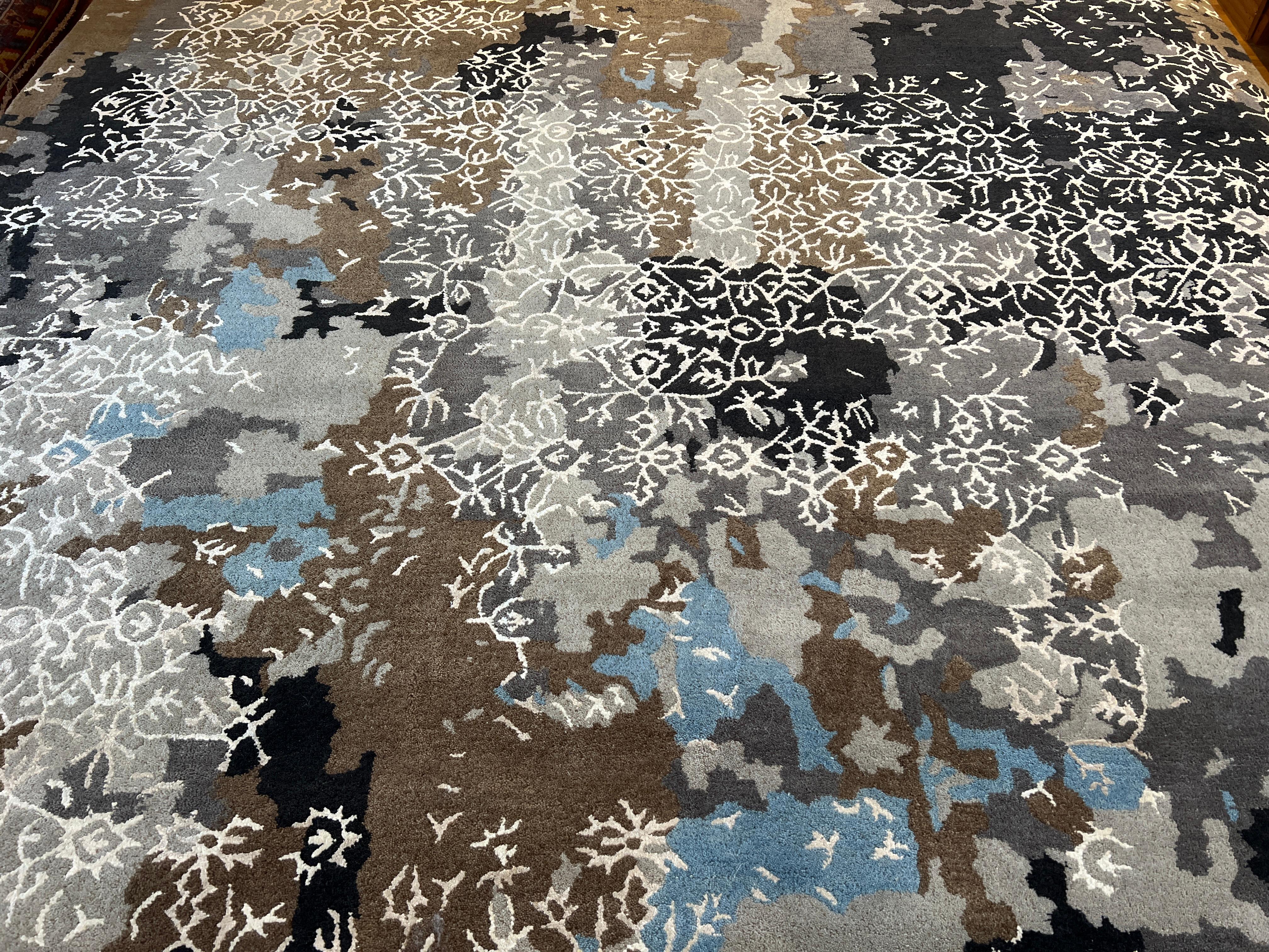 9'x12' Deconstructed Floral Design Rug in Browns and Blues In New Condition For Sale In Los Angeles, CA