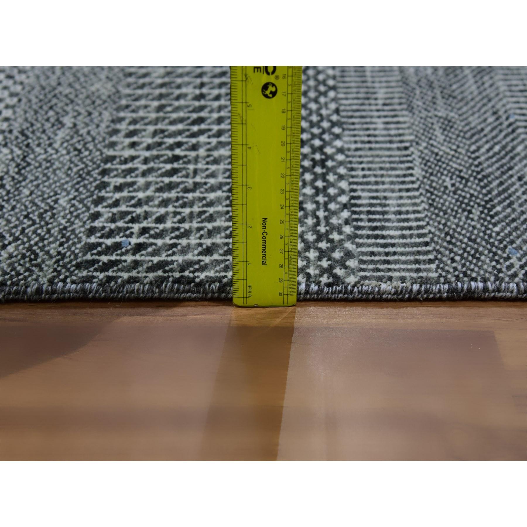 9'x12' Dim Gray Tappeto orientale in lana non colorata annodato a mano con design moderno a erba in vendita 3