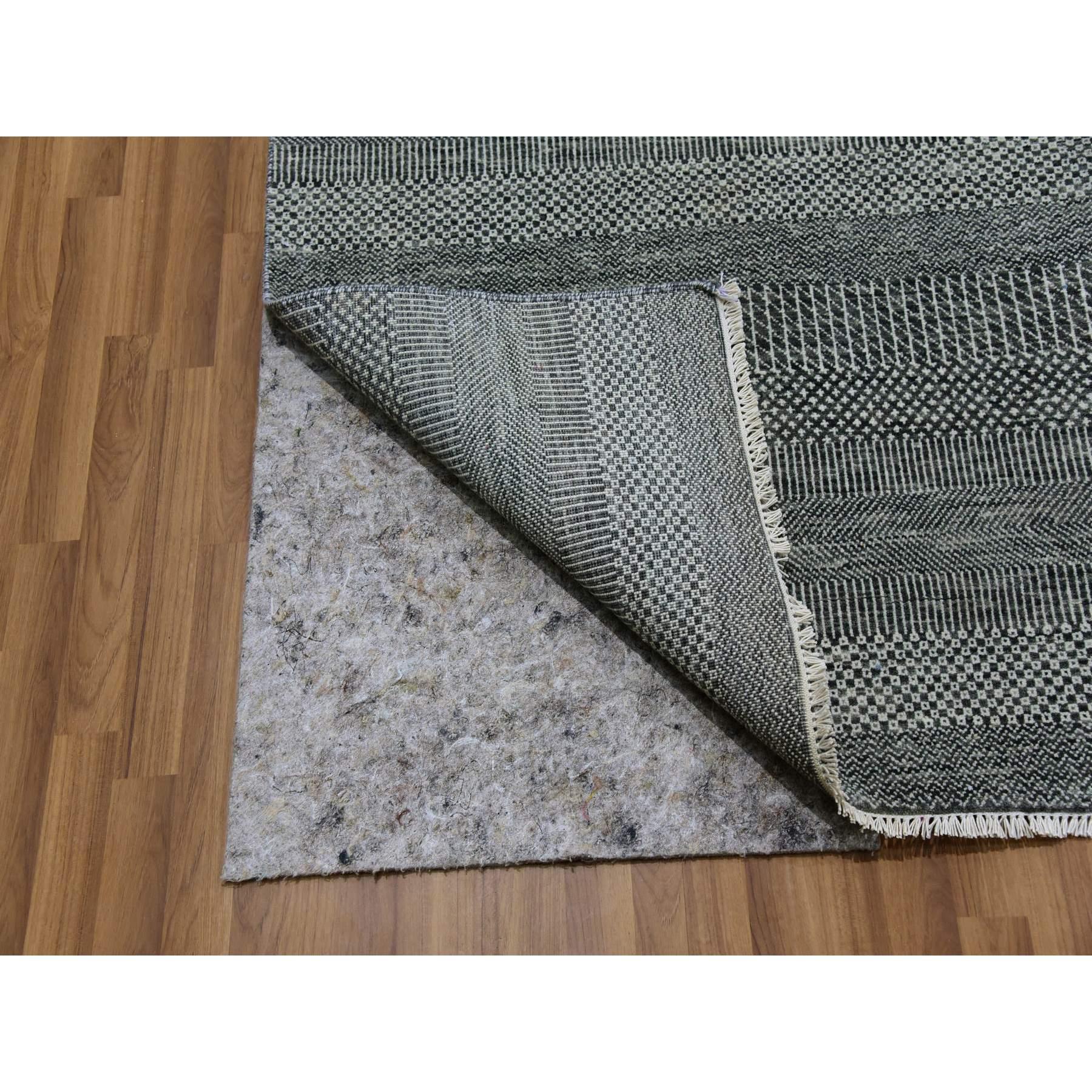 Annodato a mano 9'x12' Dim Gray Tappeto orientale in lana non colorata annodato a mano con design moderno a erba in vendita