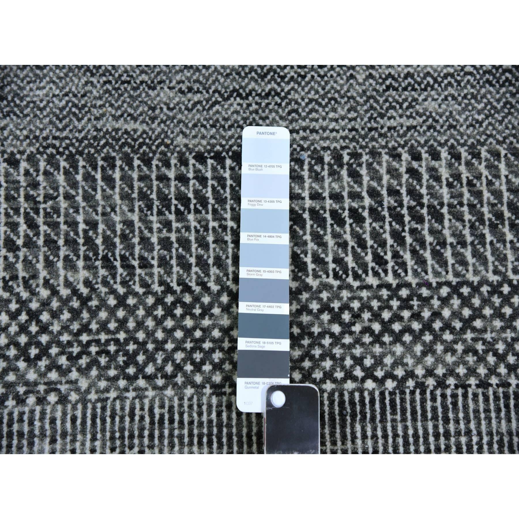 Lana 9'x12' Dim Gray Tappeto orientale in lana non colorata annodato a mano con design moderno a erba in vendita
