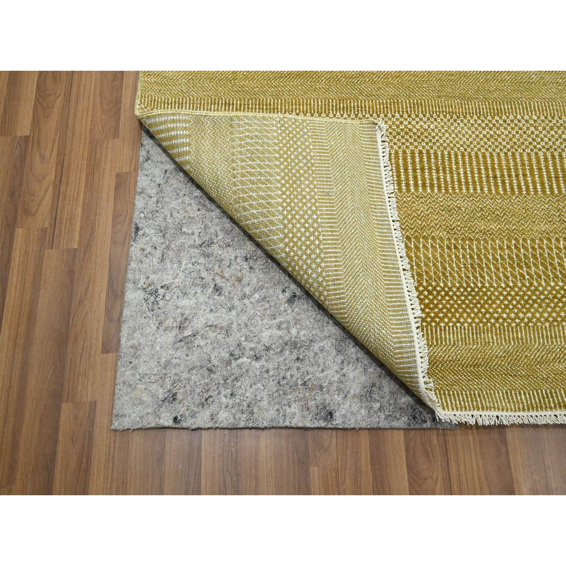 Alfombra de lana y seda anudada a mano sin bordes con diseño moderno de hierba marrón crudo de 9'x12' Indio en venta