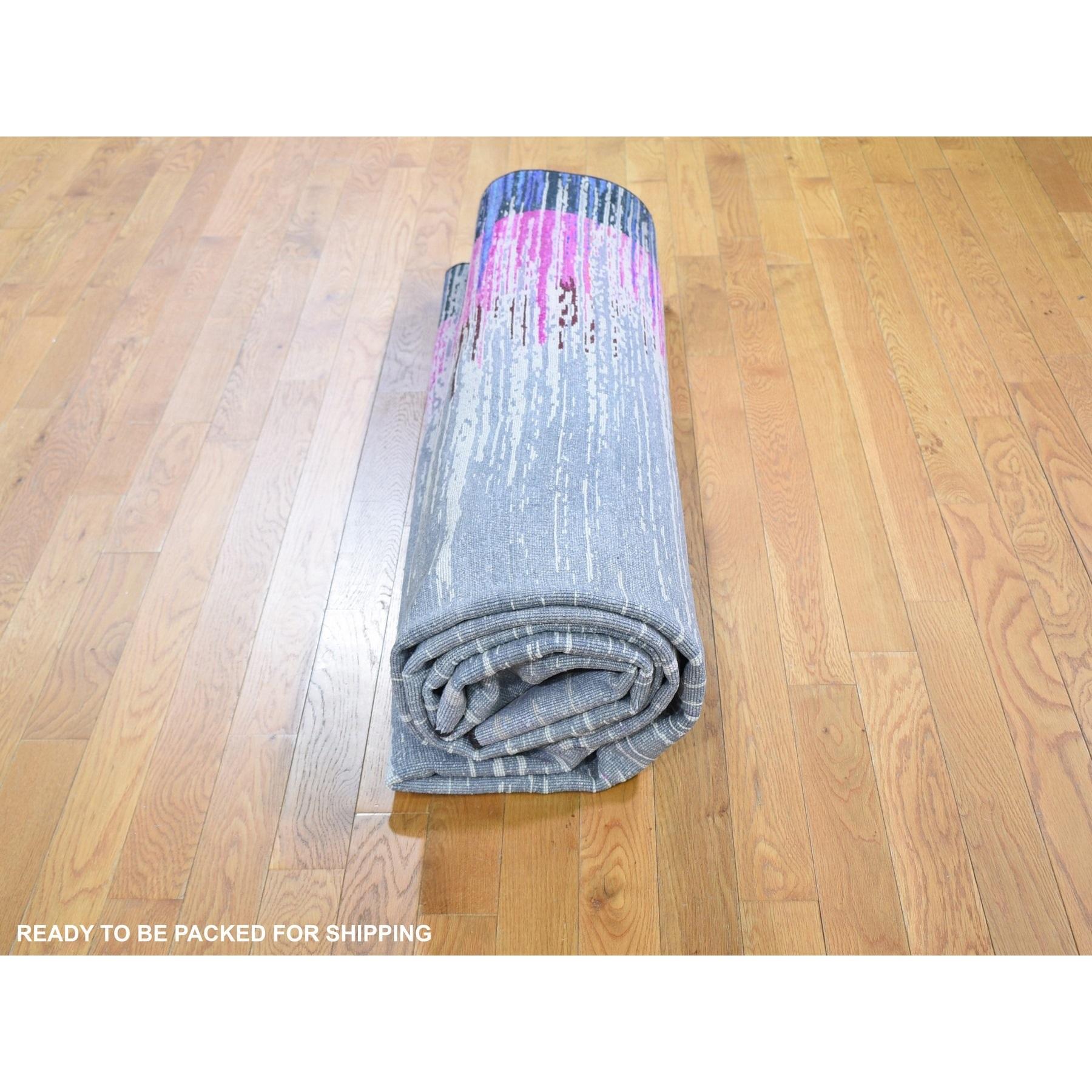 9'x12' Erased Horizontal Line Design Rosa Sari Seide mit strukturiertem Teppich im Angebot 3