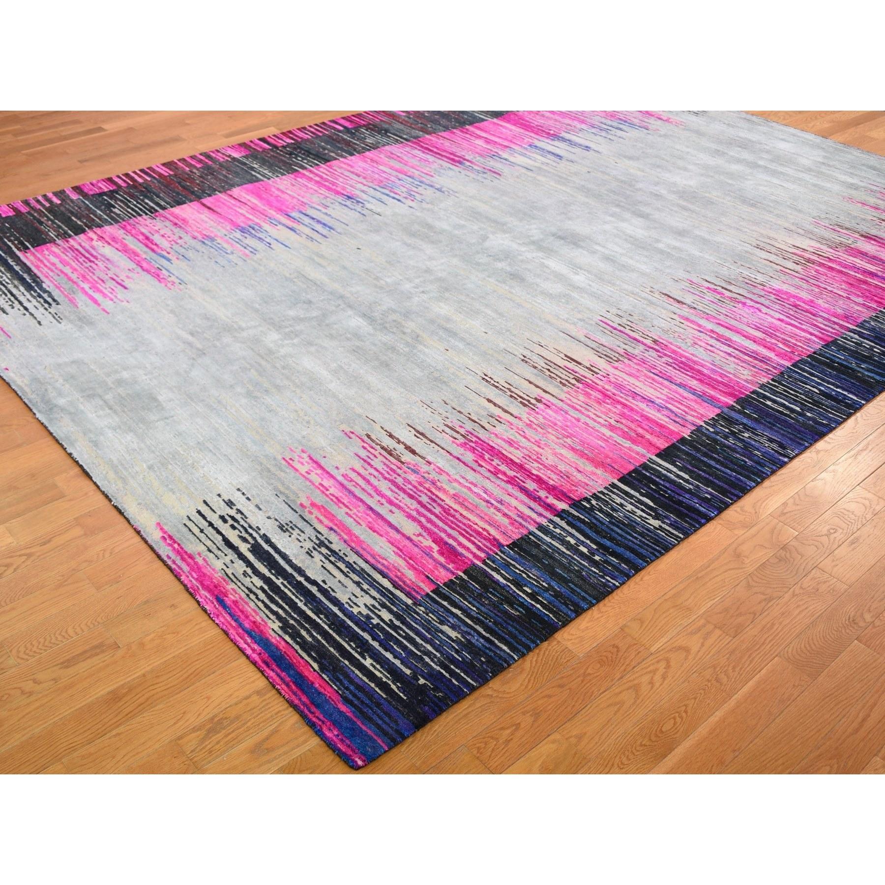 9'x12' Erased Horizontal Line Design Rosa Sari Seide mit strukturiertem Teppich (Indisch) im Angebot