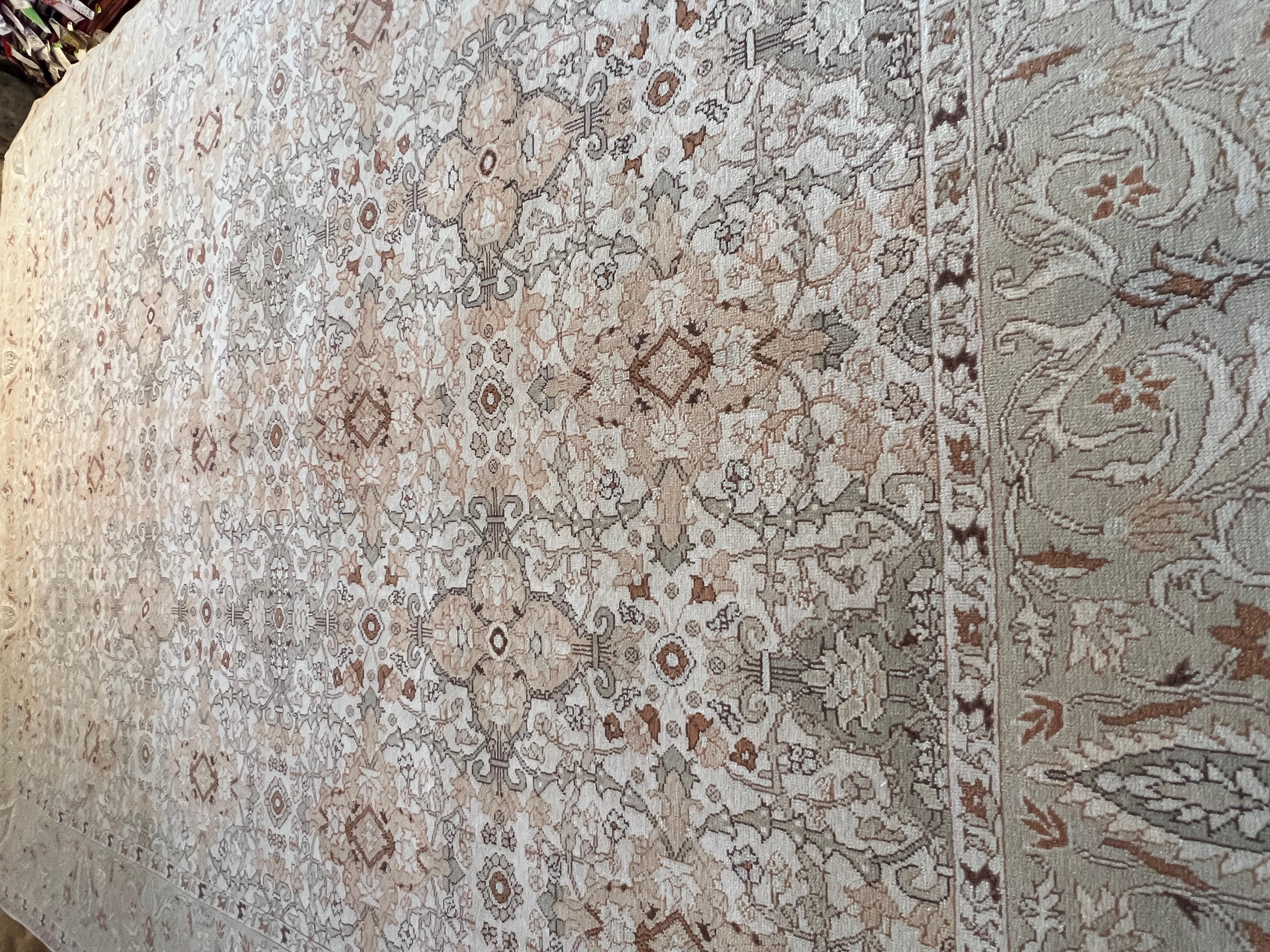 9'x12' French Floral Inspired Hand-Knotted Wool Rug For Sale 5