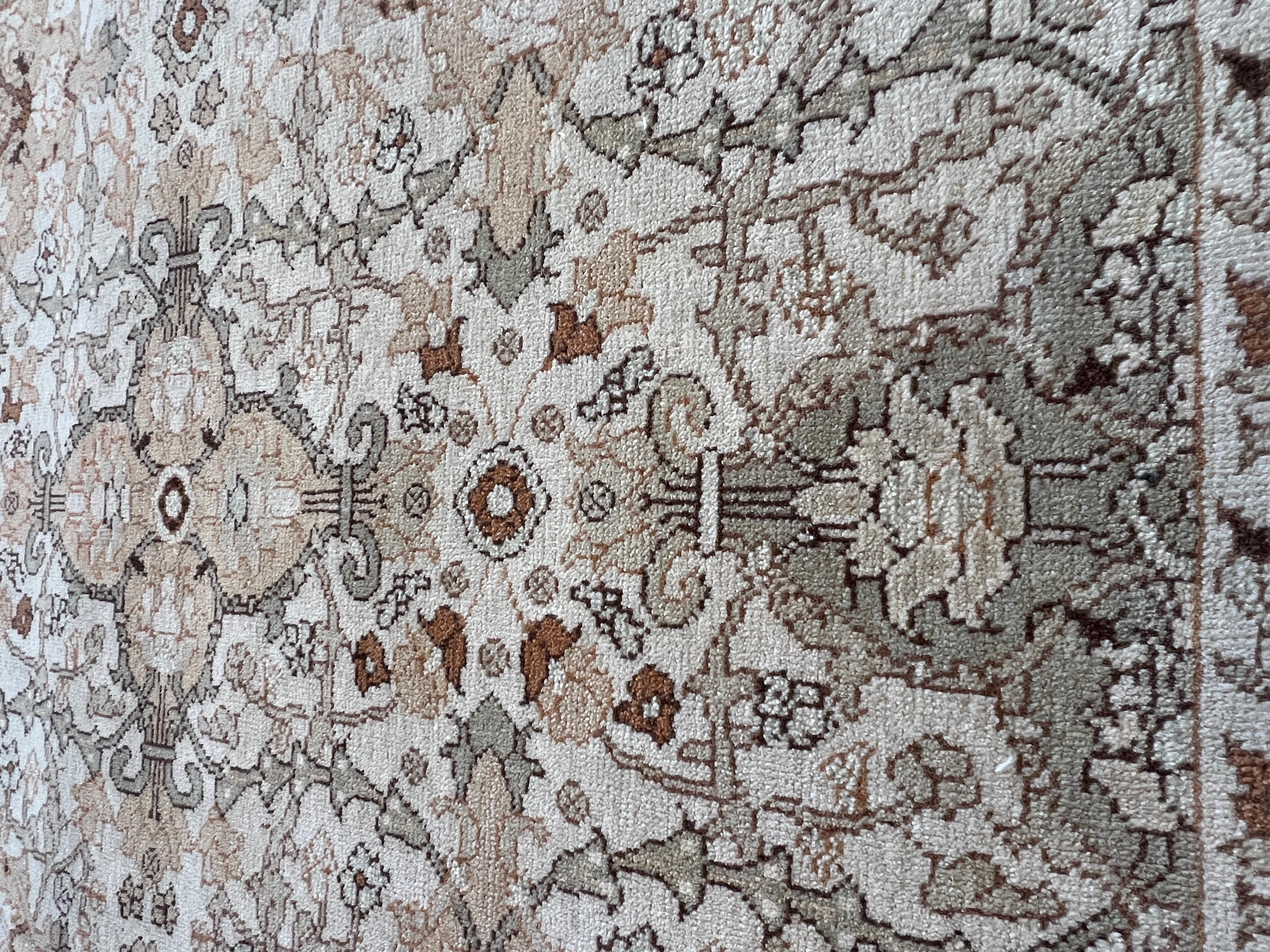9'x12' French Floral Inspired Hand-Knotted Wool Rug For Sale 3