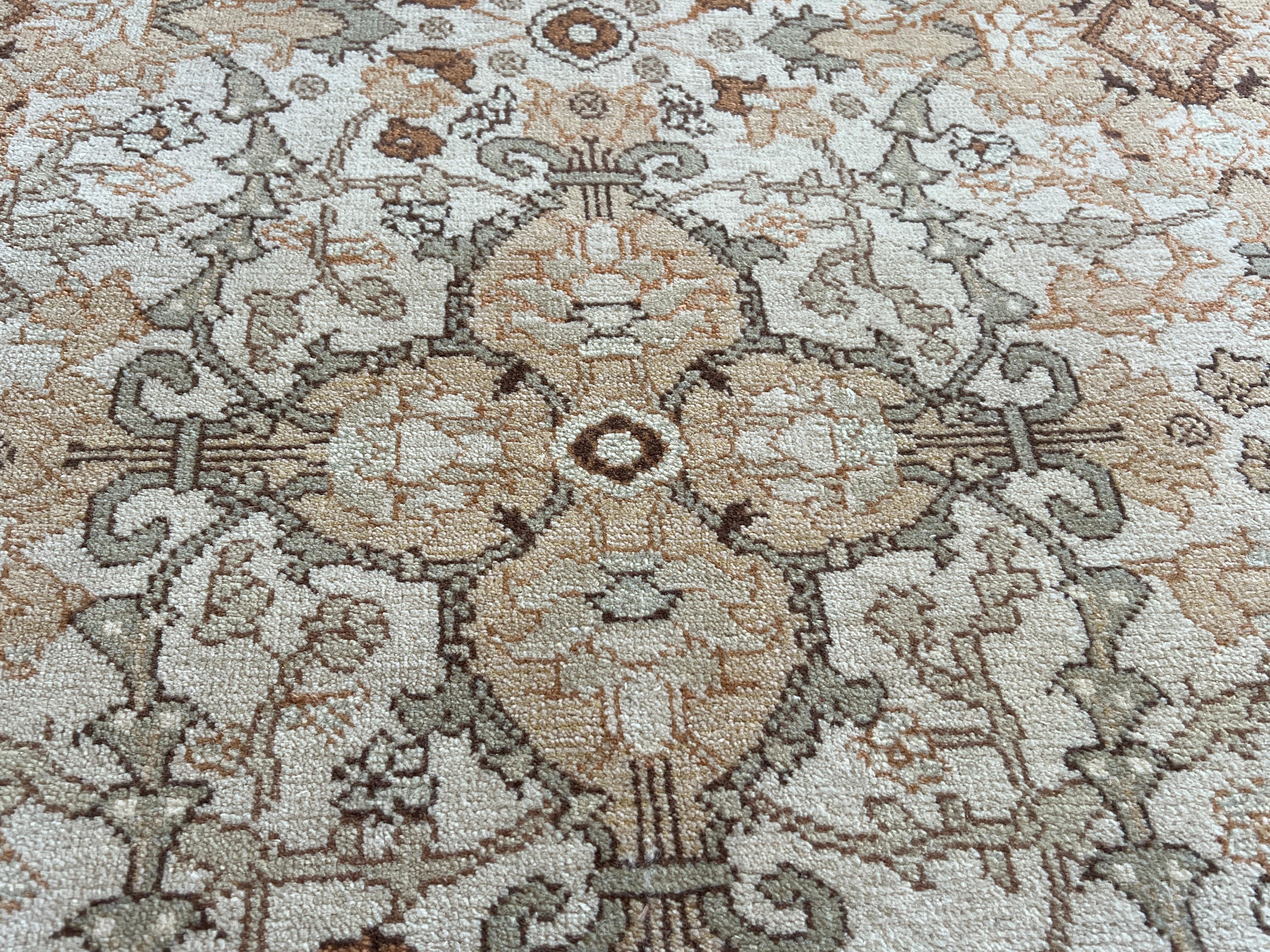 9'x12' French Floral Inspired Hand-Knotted Wool Rug For Sale 4