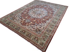 9x12 Ft 18th-century Heriz Design Rug. All Wool. Handmade Antique Style Carpet