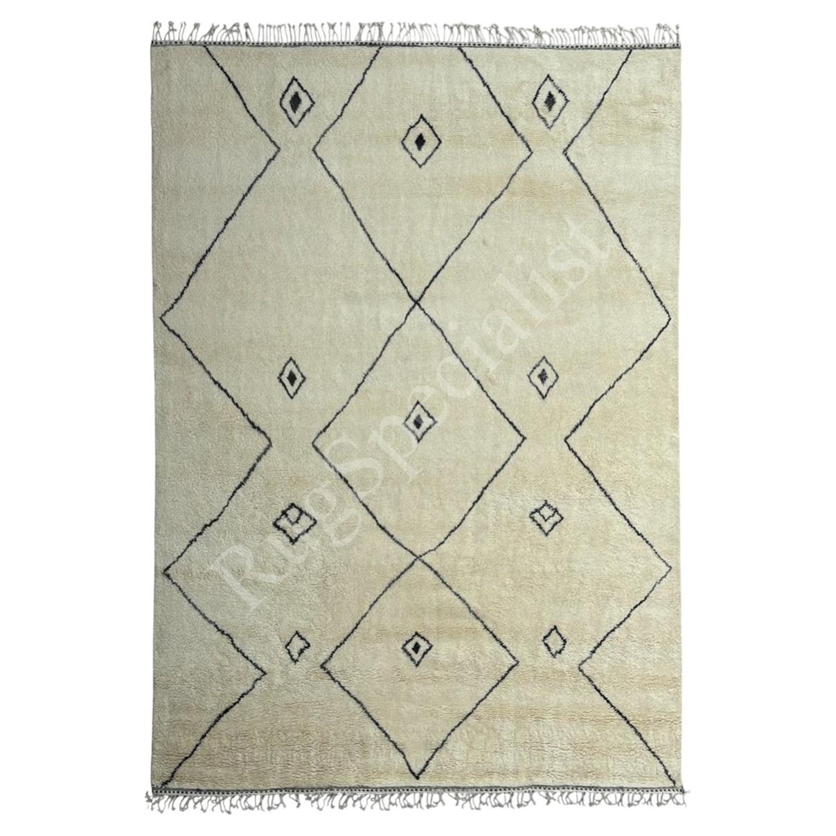 9x12 ft Contemporary Hand-Knotted Moroccan Style Rug in Beige & Brown. 100% Wool For Sale