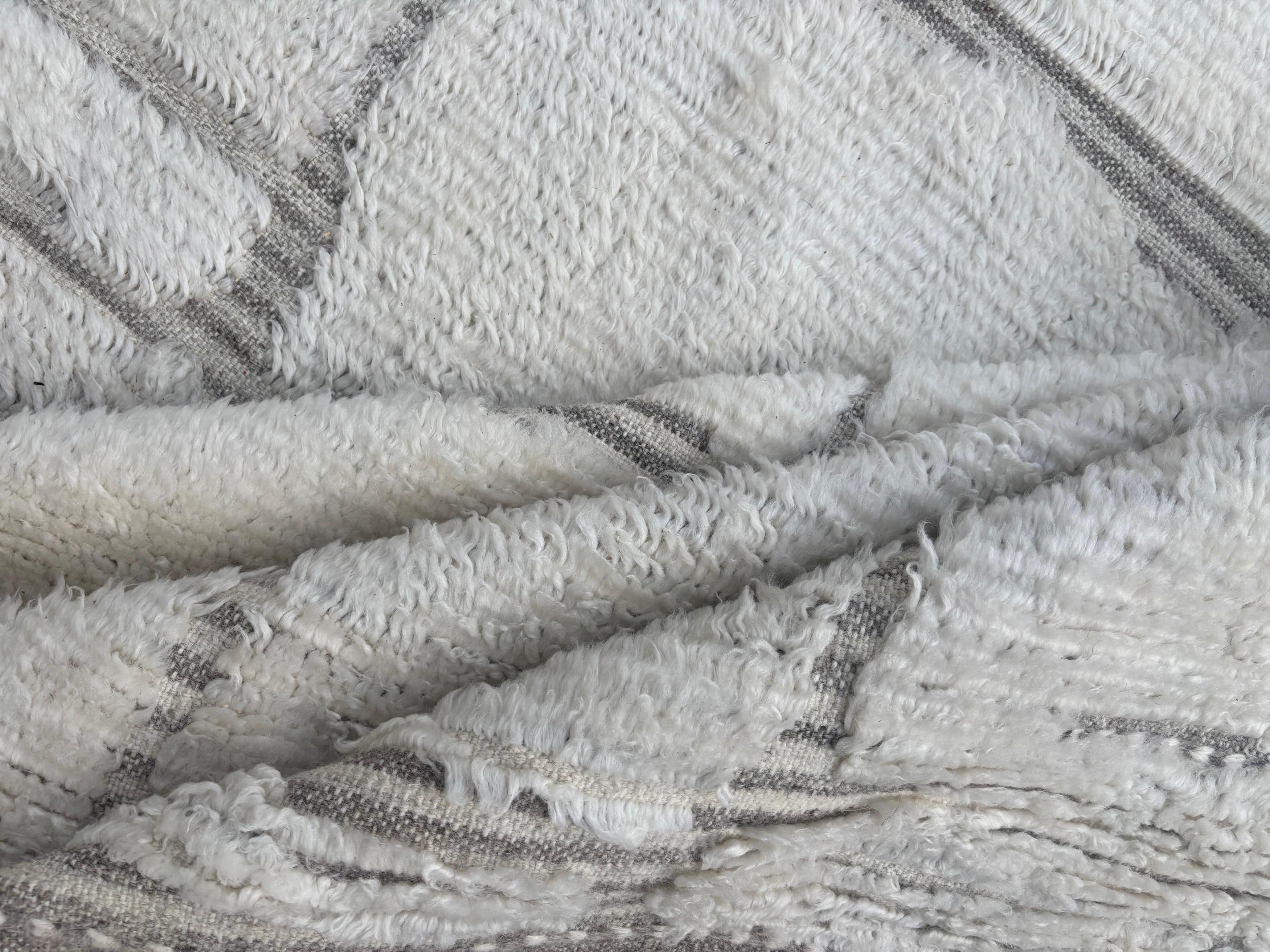 9x12 Ft Contemporary Marokkanischer Teppich. 100% Wolle. Kundenspezifische Optionen verfügbar (Handgeknüpft) im Angebot