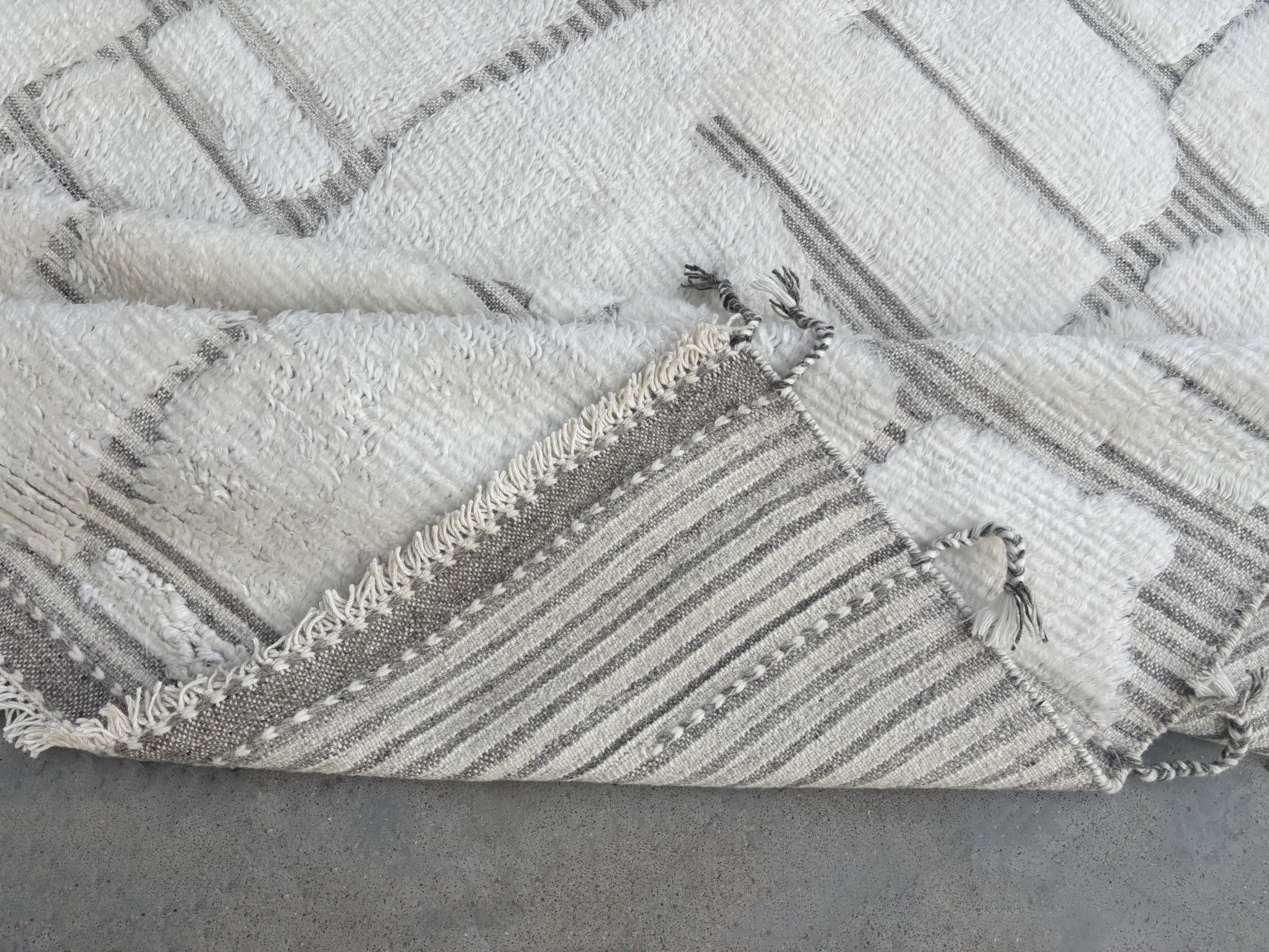9x12 Ft Contemporary Marokkanischer Teppich. 100% Wolle. Kundenspezifische Optionen verfügbar im Zustand „Neu“ im Angebot in Spring Valley, NY