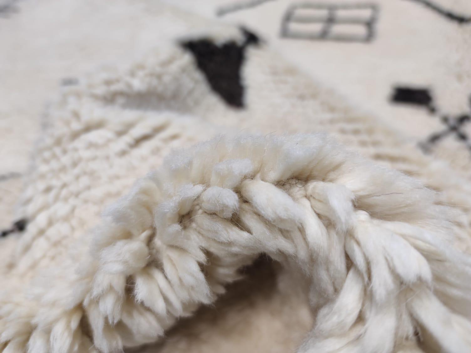 Handgeknüpfter marokkanischer Teppich, 100 % natürliche, unbefärbte Wolle, maßgefertigt Avl im Angebot 1