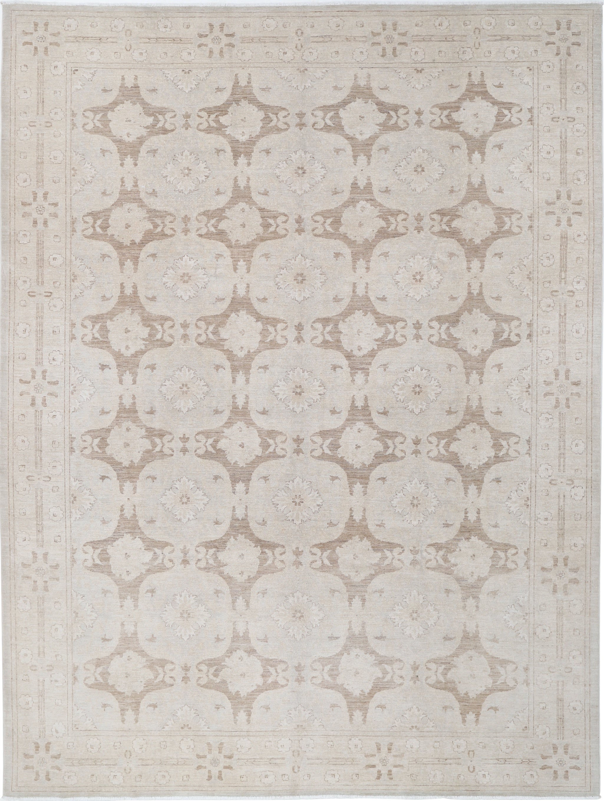 Alfombra beige y topo hecha a mano de 9x12 pies. Alfombra con diseño de medallón floral repetido