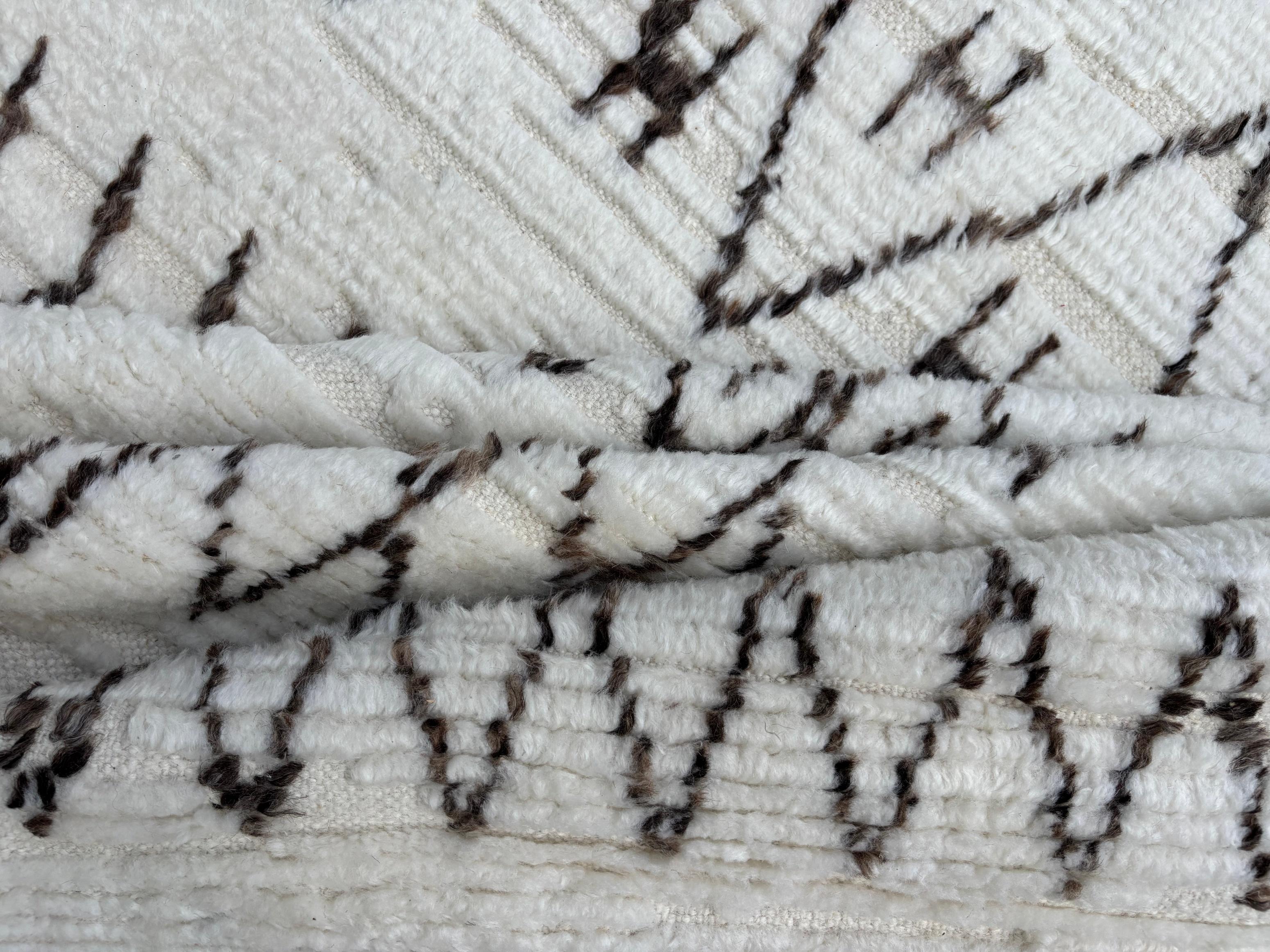 9x12 Ft Handmade Moroccan style Rug. All Natural Wool. Modern Beni Ourain Carpet In New Condition For Sale In Spring Valley, NY