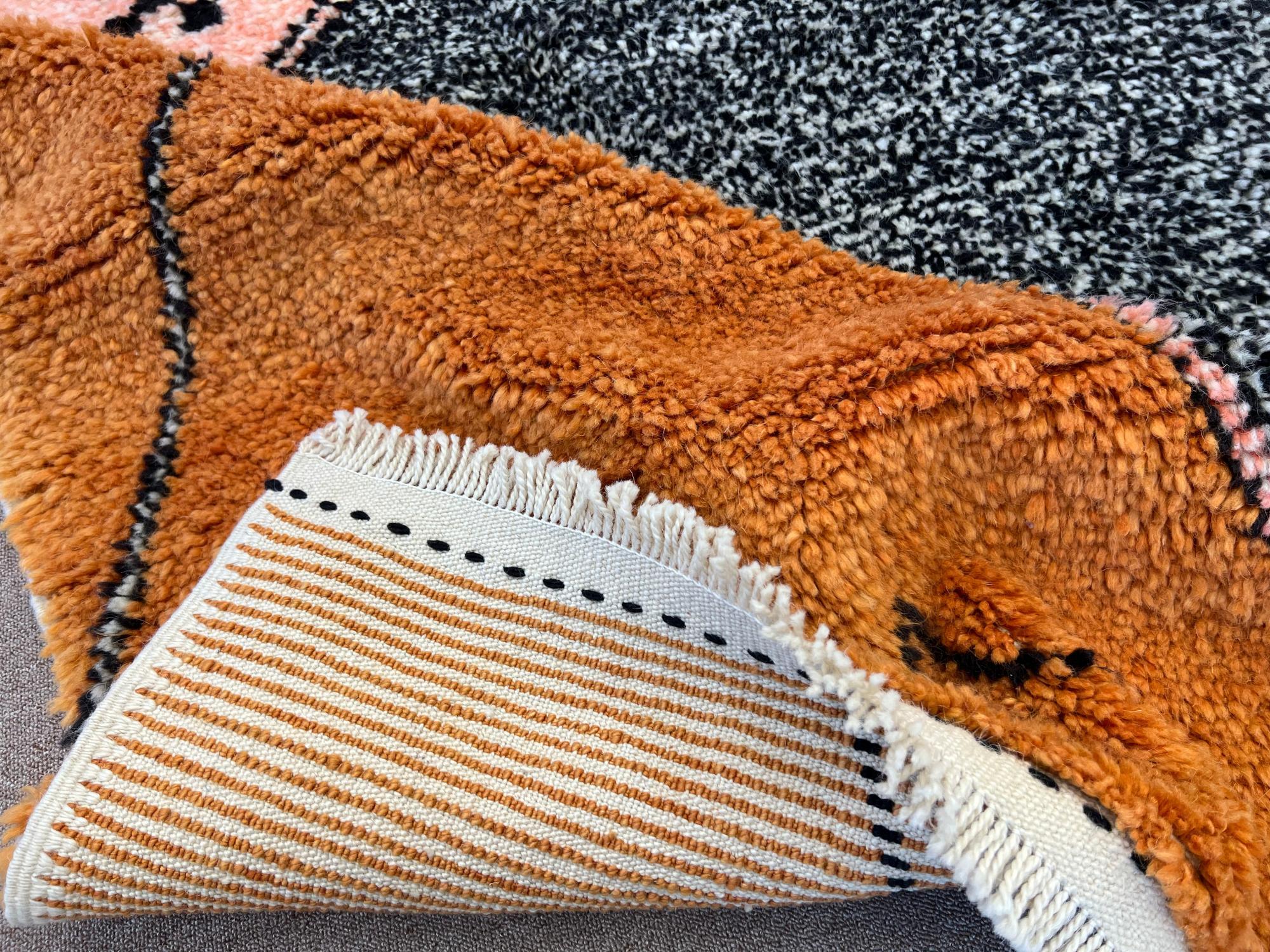 Hand-Knotted 9x12 Ft Modern Colorful Moroccan Berber Beni Ourain design Tulu Rug. 100% Wool For Sale