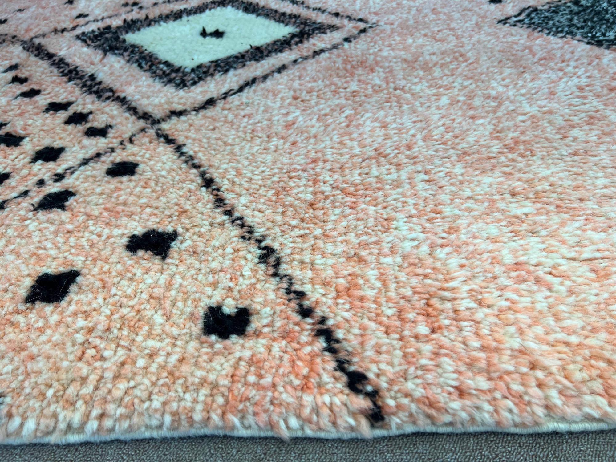 9x12 Ft Modern Colorful Moroccan Berber Beni Ourain design Tulu Rug. 100% Wool In New Condition For Sale In Spring Valley, NY