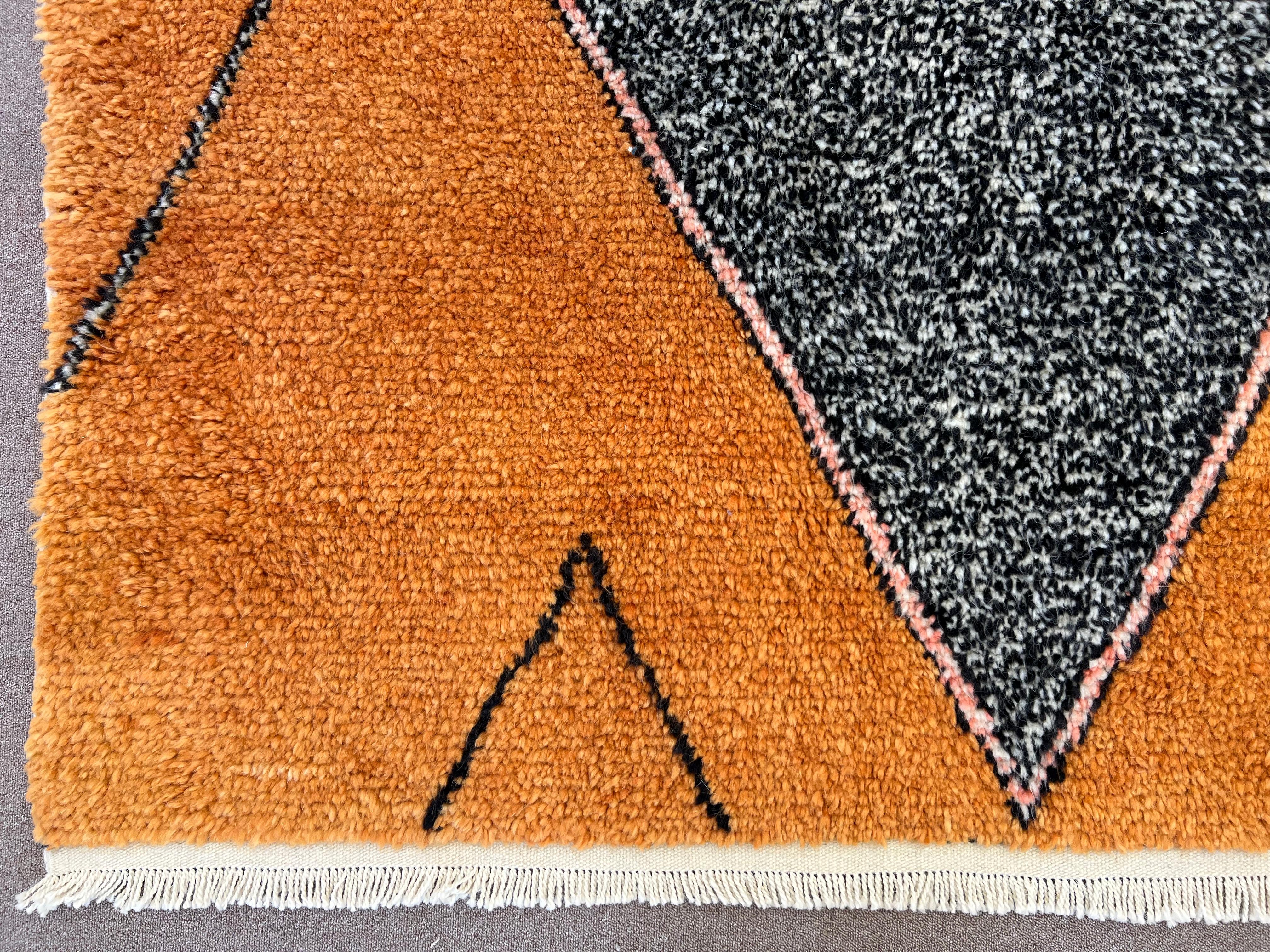 Contemporary 9x12 Ft Modern Colorful Moroccan Berber Beni Ourain design Tulu Rug. 100% Wool For Sale