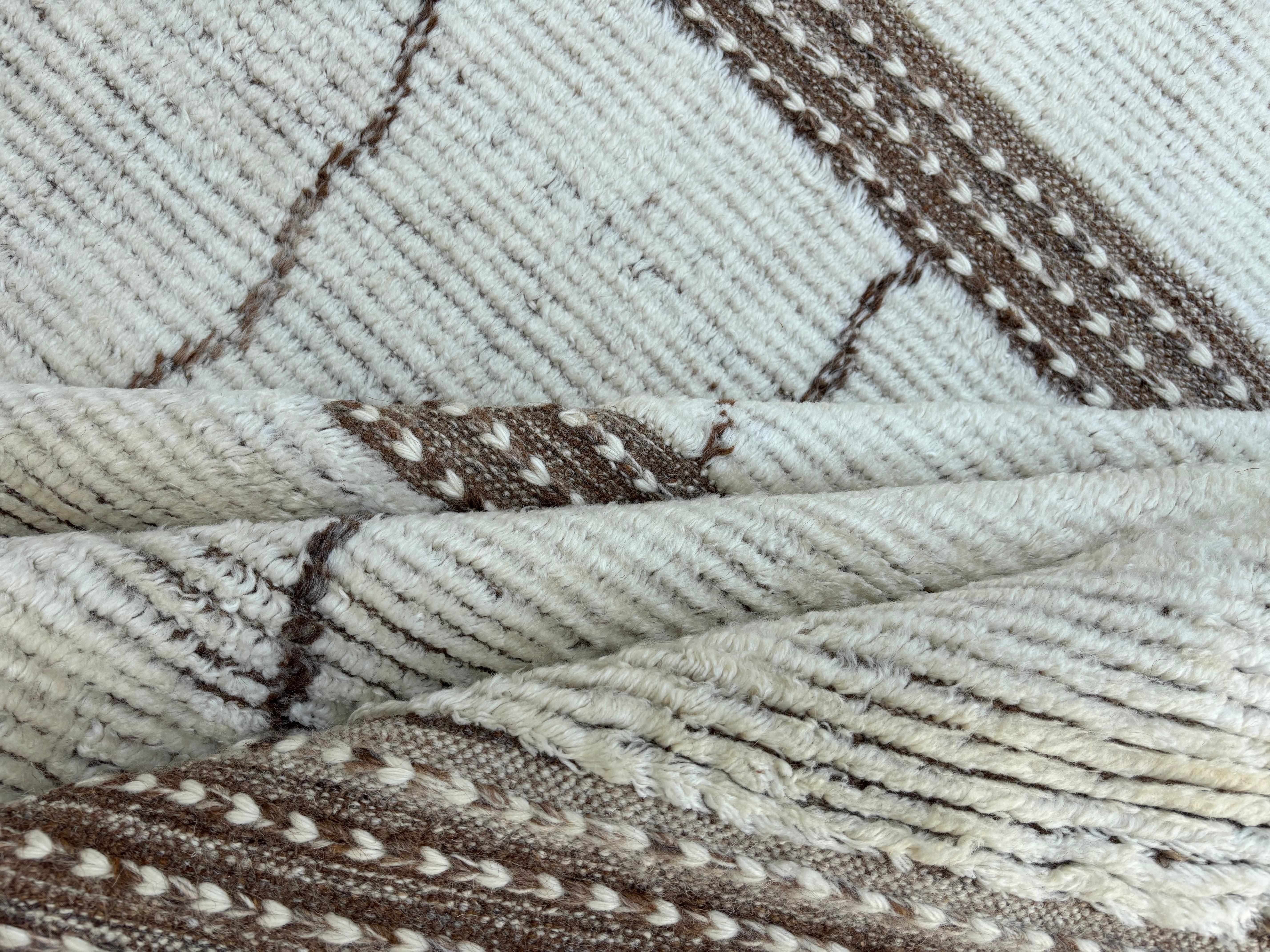 9x12 Ft Modern Handmade Moroccan Design Rug. 100% Wool. Custom Options Available In New Condition For Sale In Spring Valley, NY