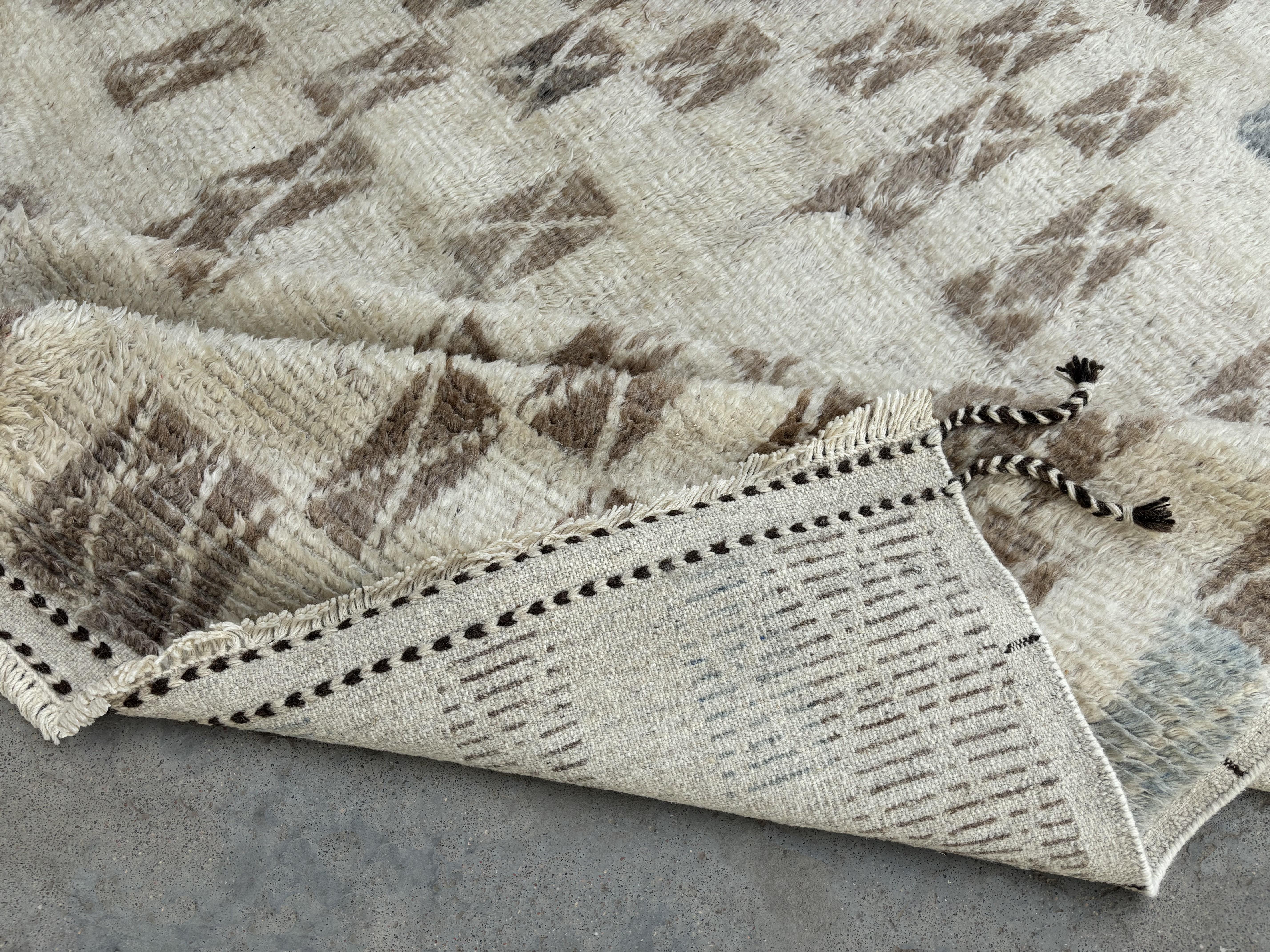 Contemporary 9x12 Ft Modern Handmade Moroccan Style Rug. Custom Options Available. 100% Wool For Sale