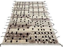 9x12 Ft Modern Moroccan Berber design Rug. 100% Wool. Custom Options Available
