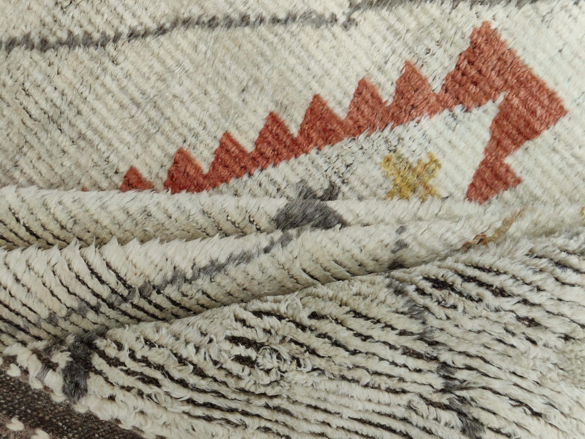 Noué à la main 9x12 Ft NEW Tapis marocain moderne de style berbère. Options sur mesure disponibles. TOUT EN LAINE en vente