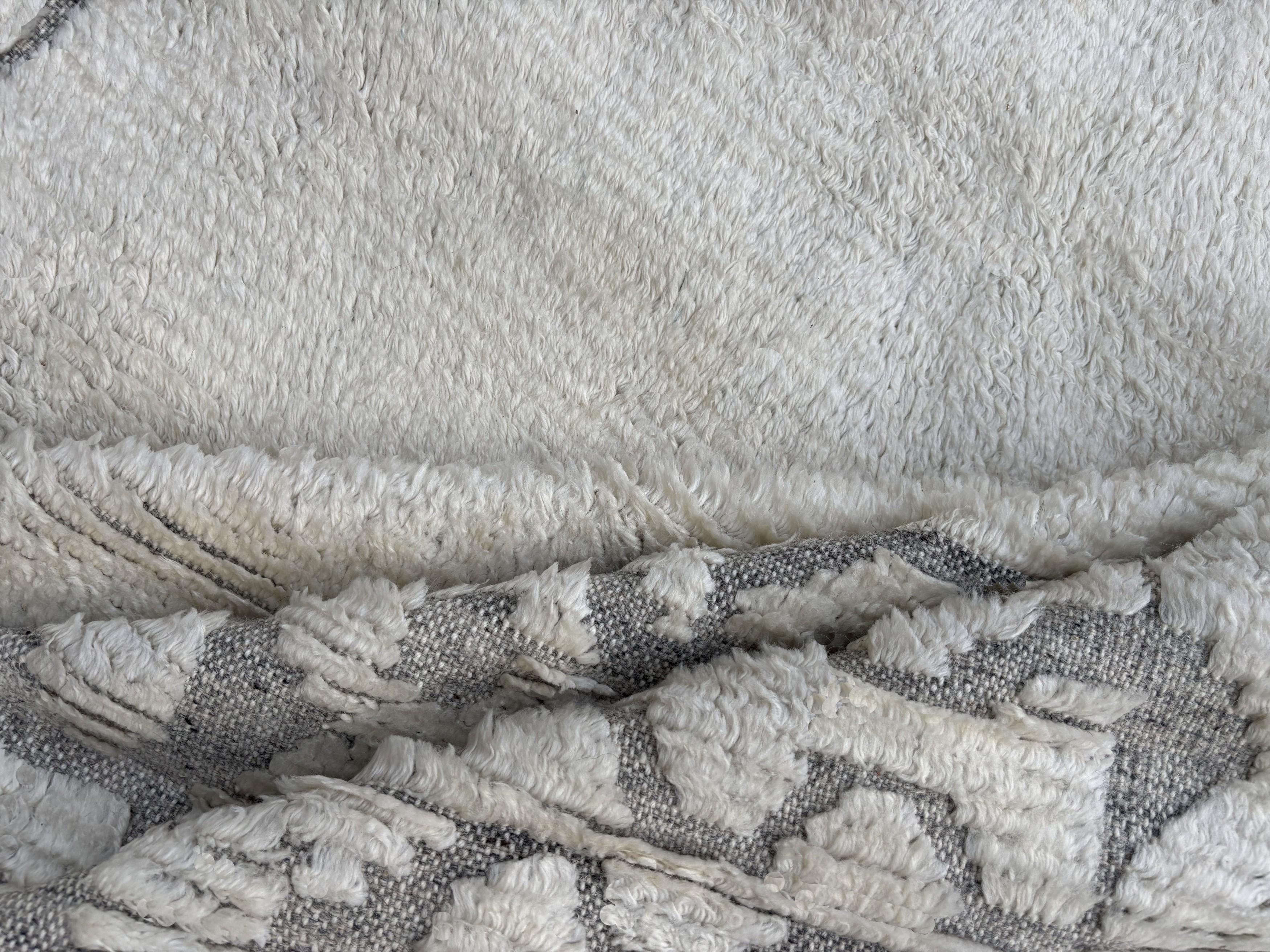 9x12 Ft Moderner marokkanischer Design Berberteppich. 100% Wolle. Beni Ourain-Teppich im Zustand „Neu“ im Angebot in Spring Valley, NY