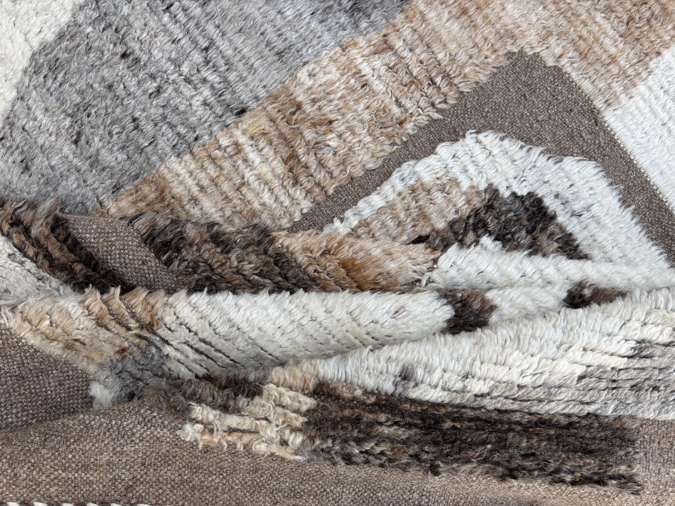 Hand-Knotted 9x12 Ft New Moroccan Azilal Style Rug. Custom Options Available. 100% Wool For Sale