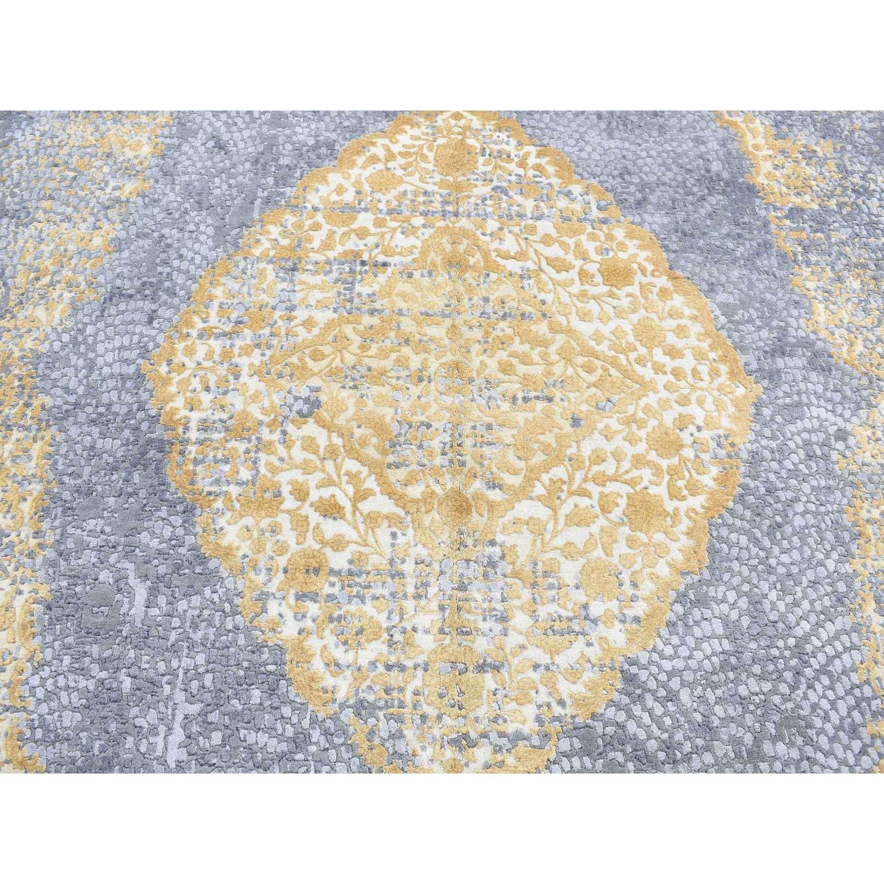 9'x12' Gris y Oro, Diseño Persa, Lana y Seda Pura Anudadas a Mano, Alfombra en venta 3