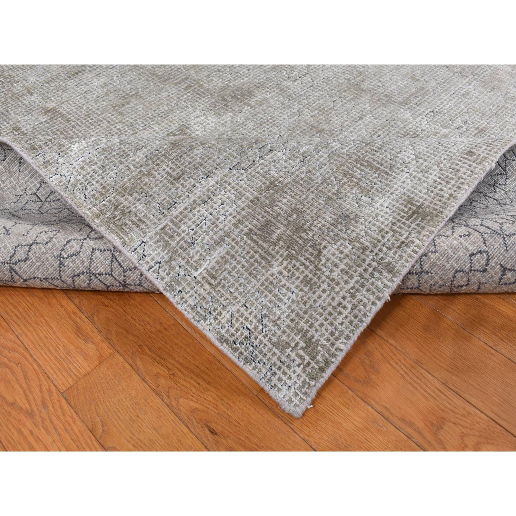 Hand-Knotted 9'x12' Gray Hand Knotted Small Box Design Silk with Textured Wool Rug For Sale