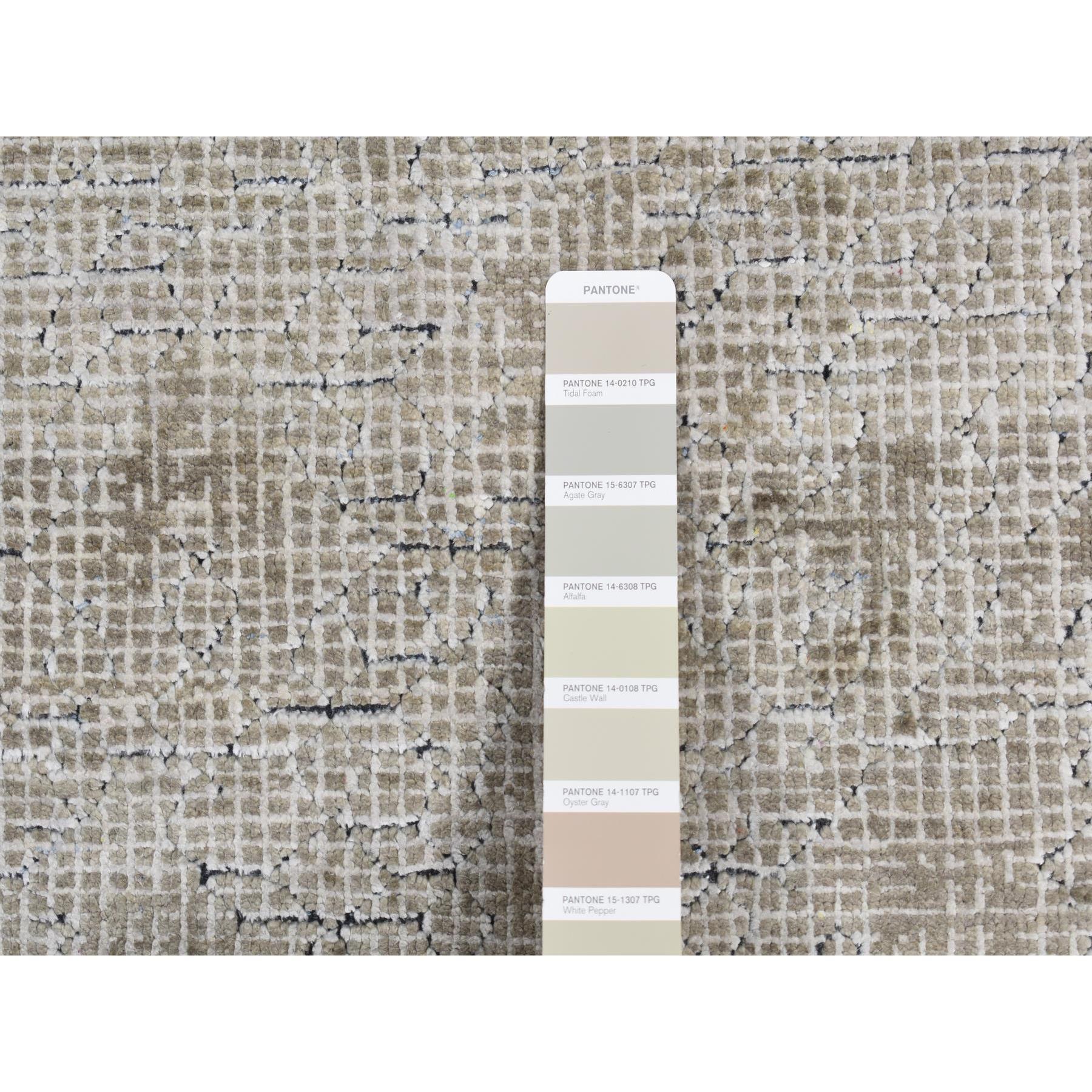 Contemporary 9'x12' Gray Hand Knotted Small Box Design Silk with Textured Wool Rug For Sale