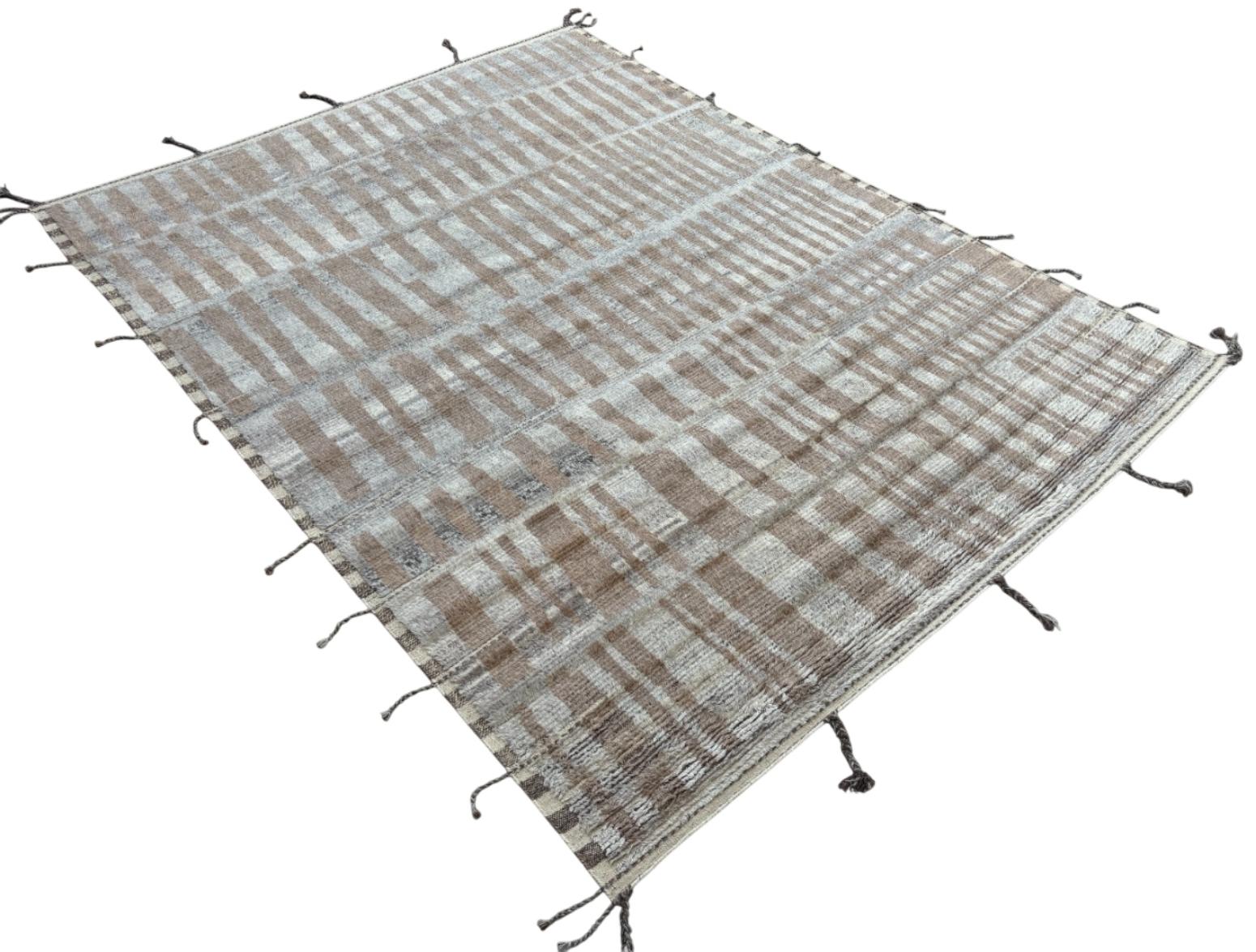 Turc Tapis marocain fait main de 9'x12'. 100% Laine naturelle. Options sur-mesure disponibles en vente
