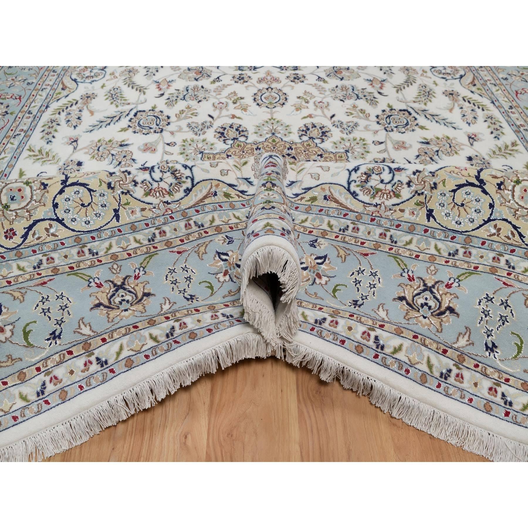 9'x12' Elfenbein 250 KPSI Wolle & Seide Nain Handgeknüpft Weicher Flor Orientteppich (21. Jahrhundert und zeitgenössisch) im Angebot