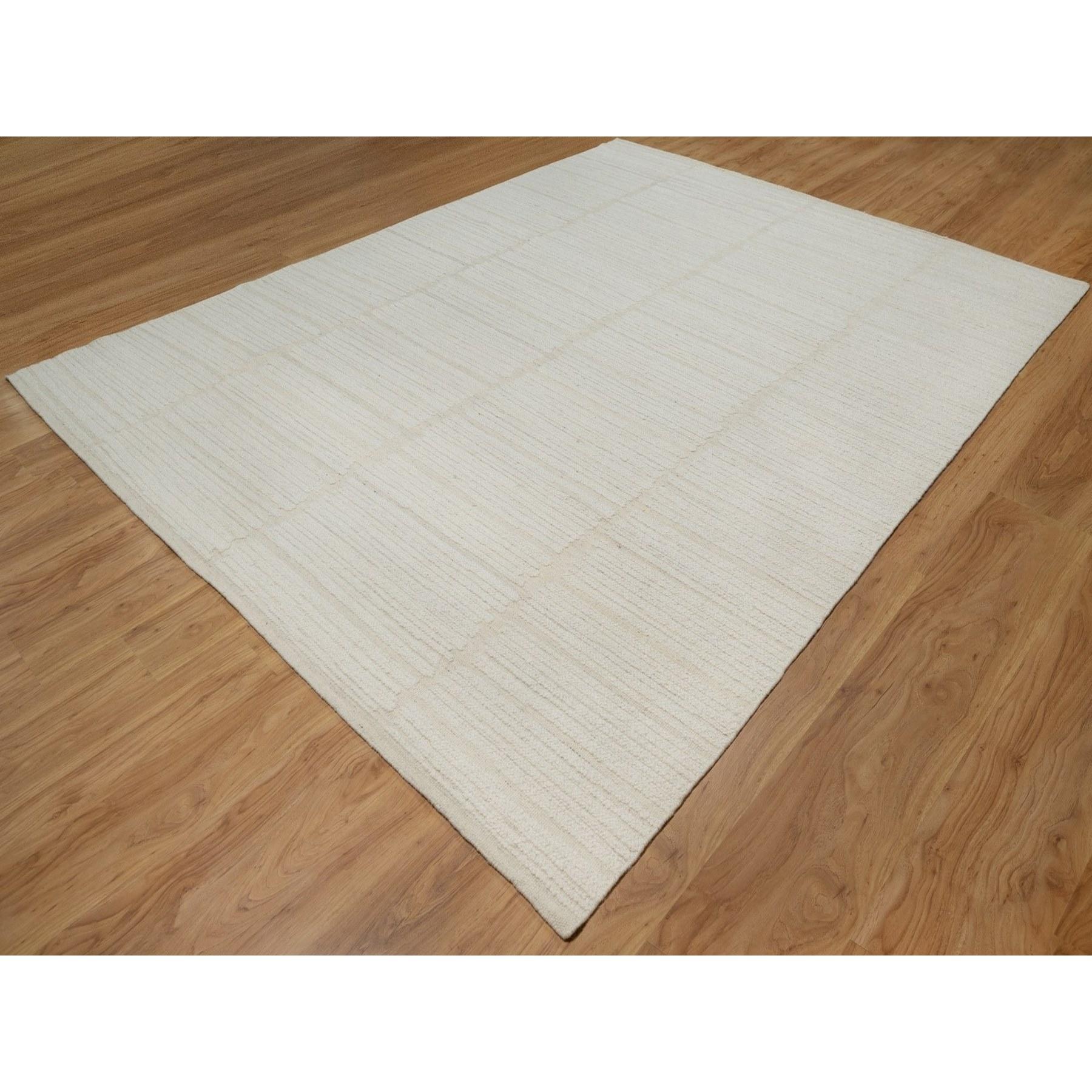 9'x12' Elfenbeinfarbenes Flachgewebe mit Flor, Ton in Ton, handgewebter Teppich aus natürlicher Wolle (Moderne) im Angebot