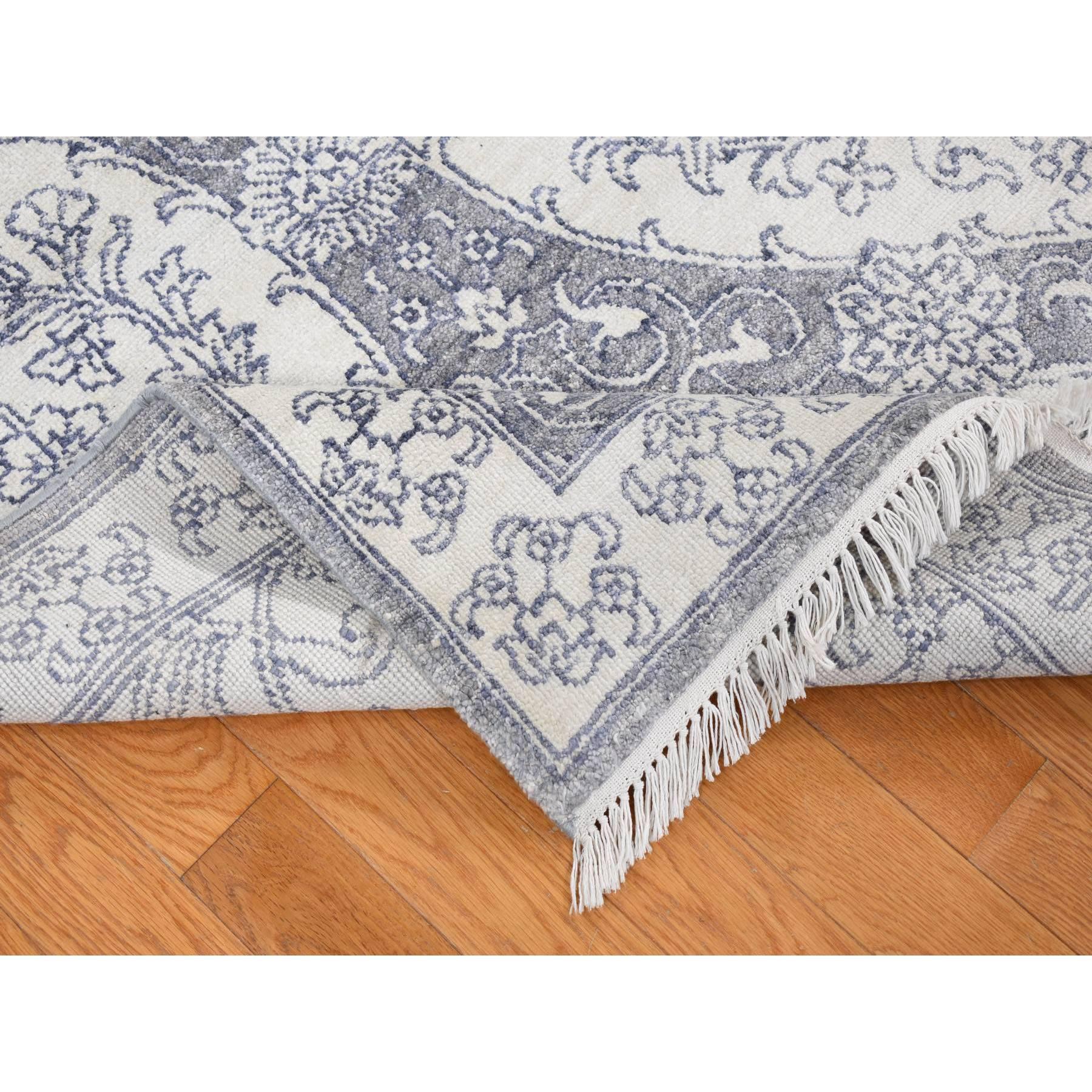 9'x12' Elfenbein handgeknüpft Baumwolle Mughal Reich Agra Blume Bouquet Design Teppich (21. Jahrhundert und zeitgenössisch) im Angebot