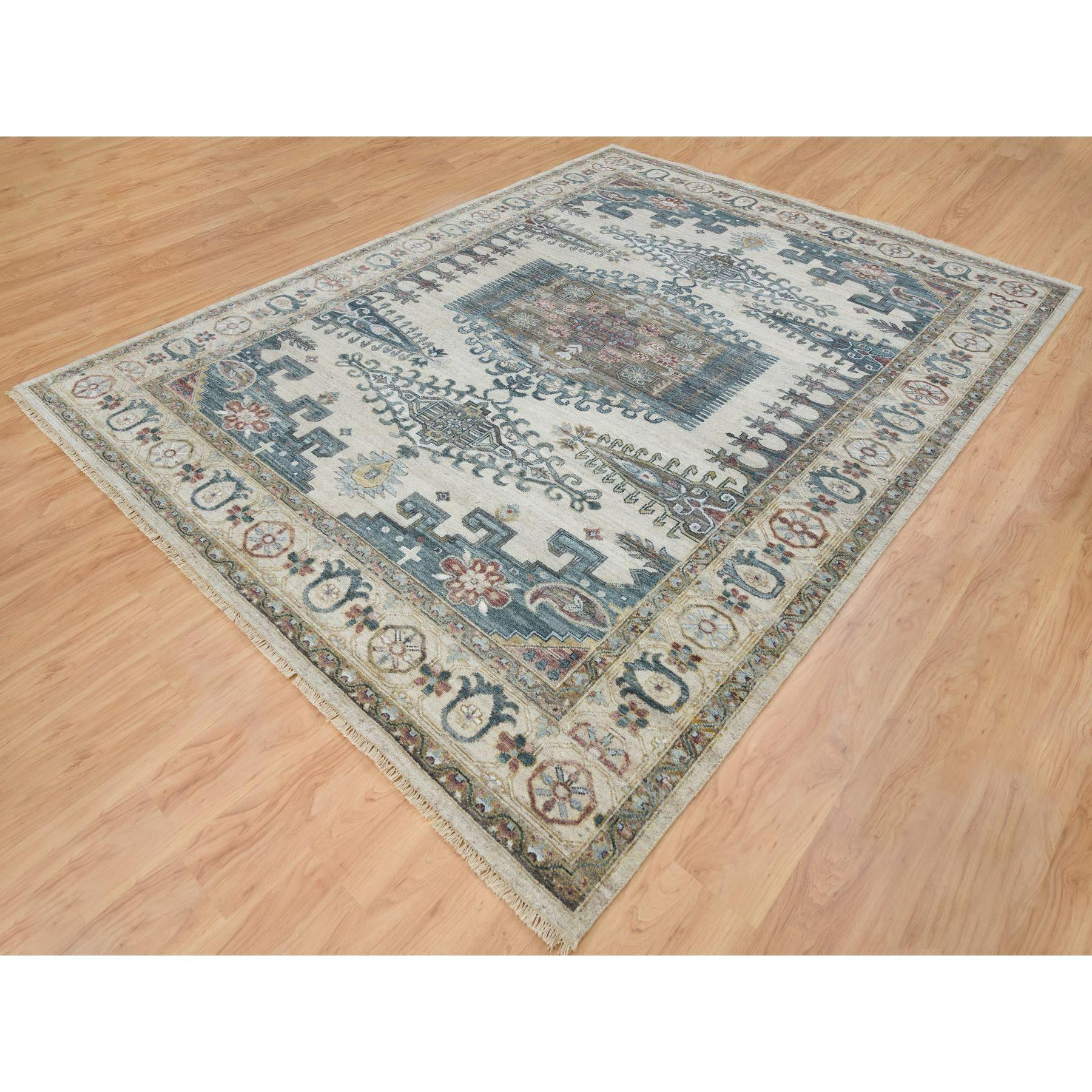 Indien 9'x12' Ivoire Reimagined Persian Viss Design Soft Wool Tapis d'Orient noué à la main en vente