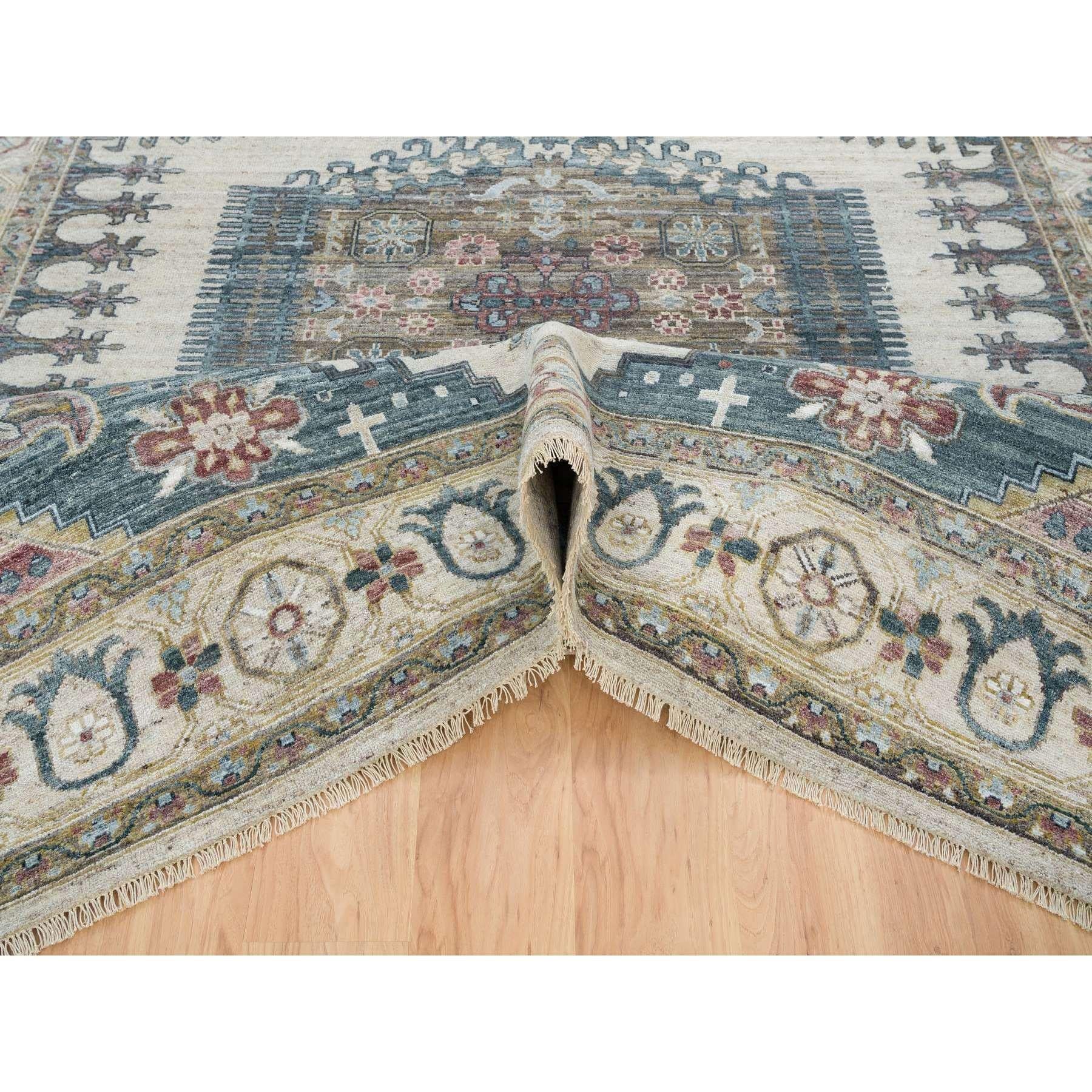9'x12' Ivoire Reimagined Persian Viss Design Soft Wool Tapis d'Orient noué à la main Neuf - En vente à Carlstadt, NJ