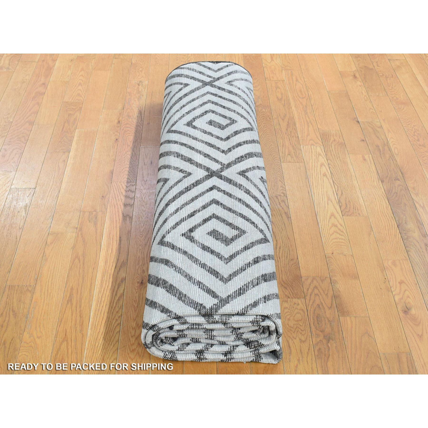 9'x12' Elfenbein Römische Schlüsselquadrate Design Handgeknüpfter Teppich aus reiner Seide mit Wolle im Angebot 4