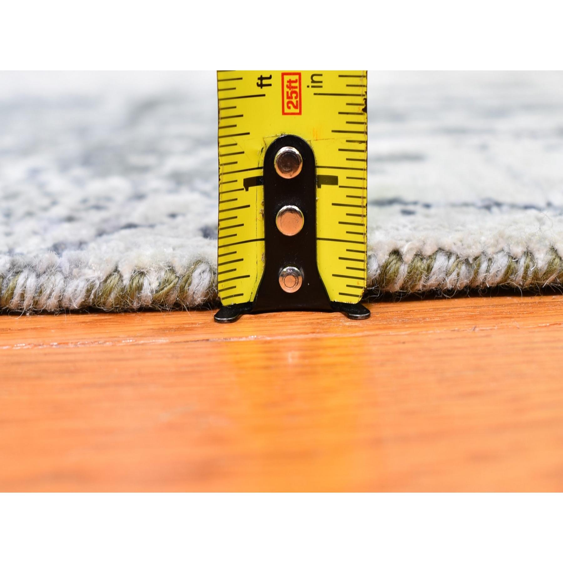 9'x12' Elfenbeinfarbener Wollteppich mit echter Seide Abstraktes Design Dichter gewebt Hi-Low Pile Teppich im Angebot 3