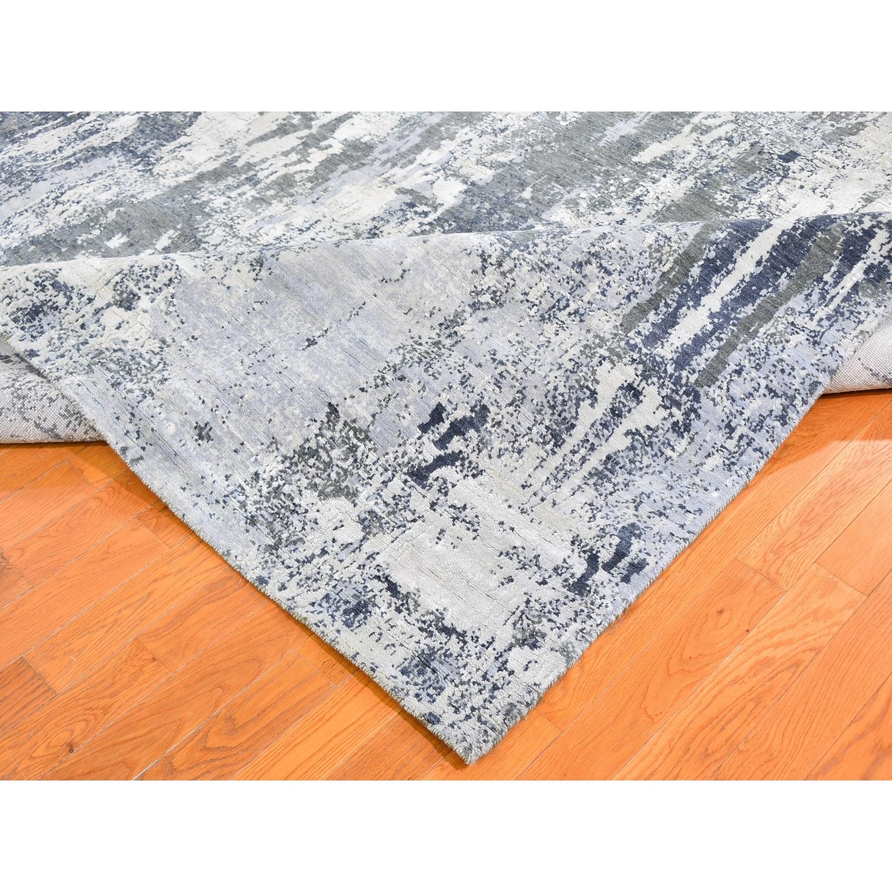 9'x12' Elfenbeinfarbener Wollteppich mit echter Seide Abstraktes Design Dichter gewebt Hi-Low Pile Teppich (21. Jahrhundert und zeitgenössisch) im Angebot