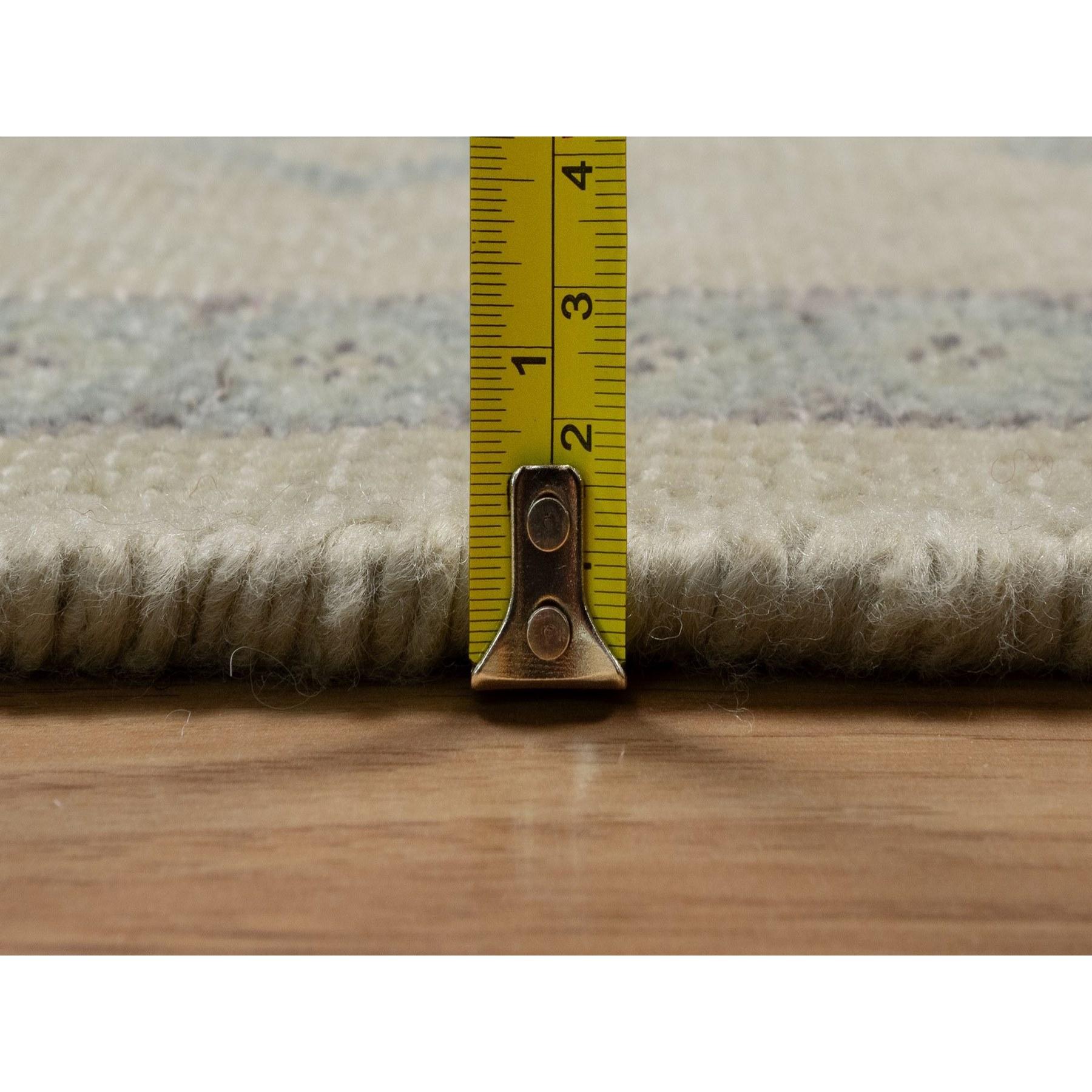 9'x12' Ivory Zero Pile Box Design Triangle Tribal Motif Hand Knotted Wool Rug For Sale 4